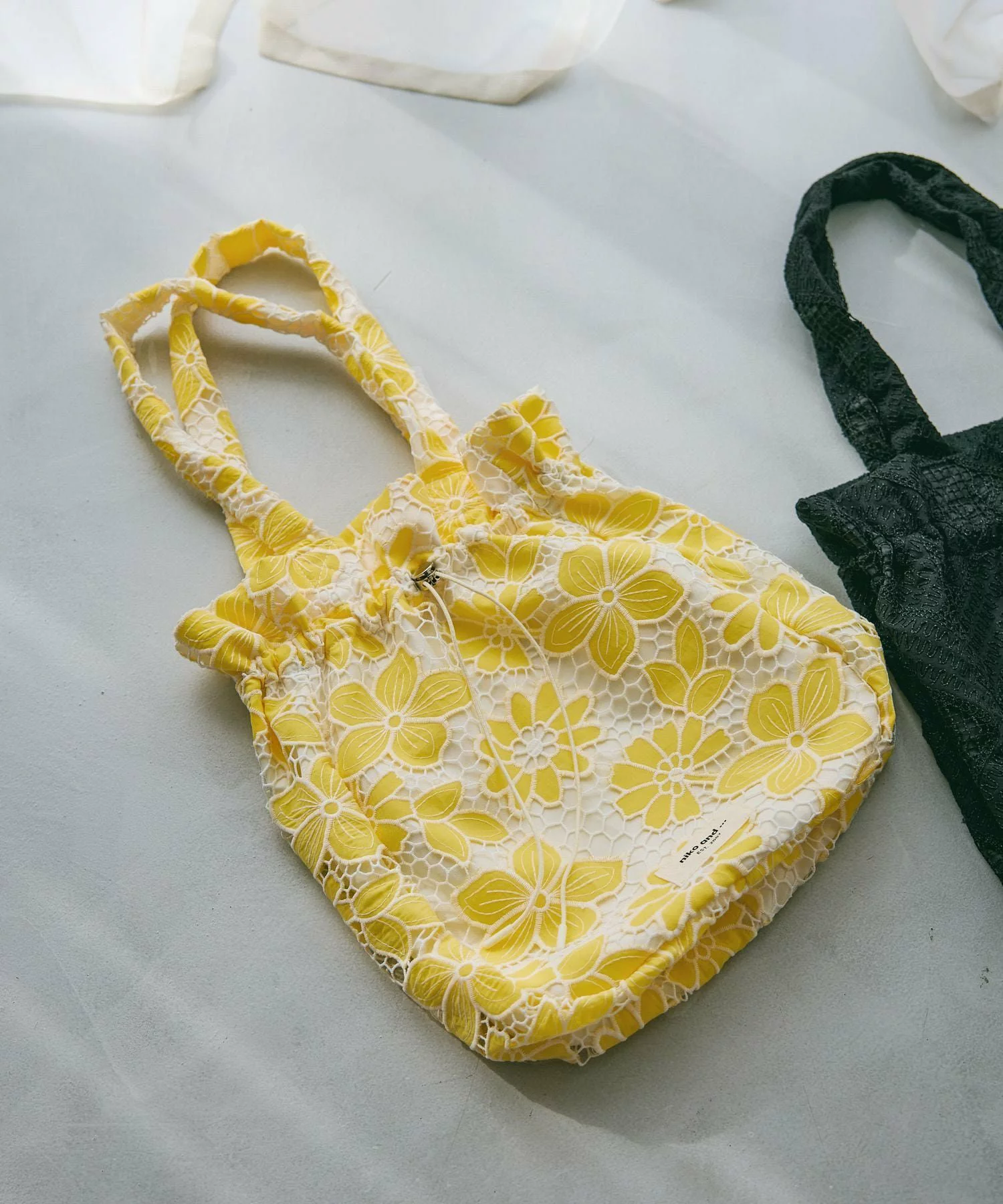 niko and ... Original Laced 索繩小包