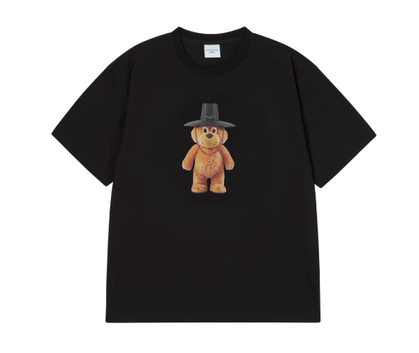 [K] ADLV BEAR WITH HAT BASIC SHORT SLEEVE T-SHIRT BLACK, 25FW-TP-SS-AW-GAB-BLK (KAV229)