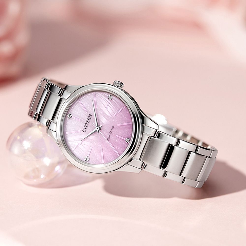 萬年鐘錶 - Citizen 星辰錶  LADYS系列   晶鑽粉色簡約時尚光動能女錶 EM1220-58X 錶徑 : 34MM