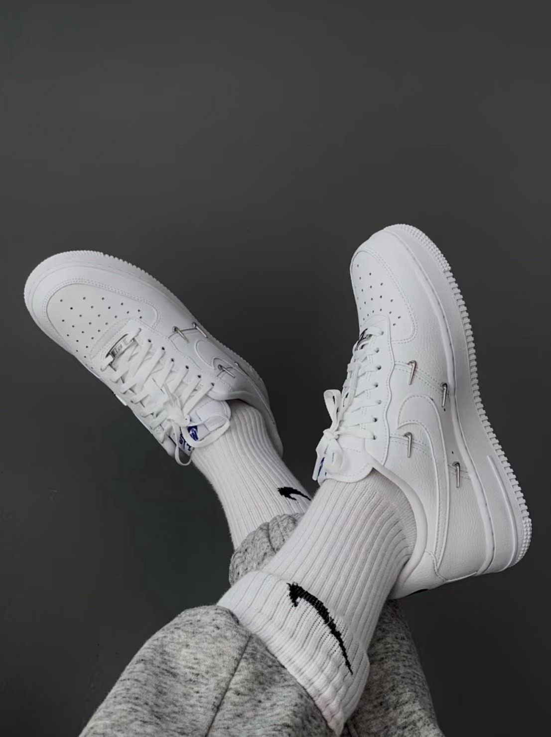 NIKE AIR FORCE 1 LOW 全白 小銀鉤 泫雅同款！