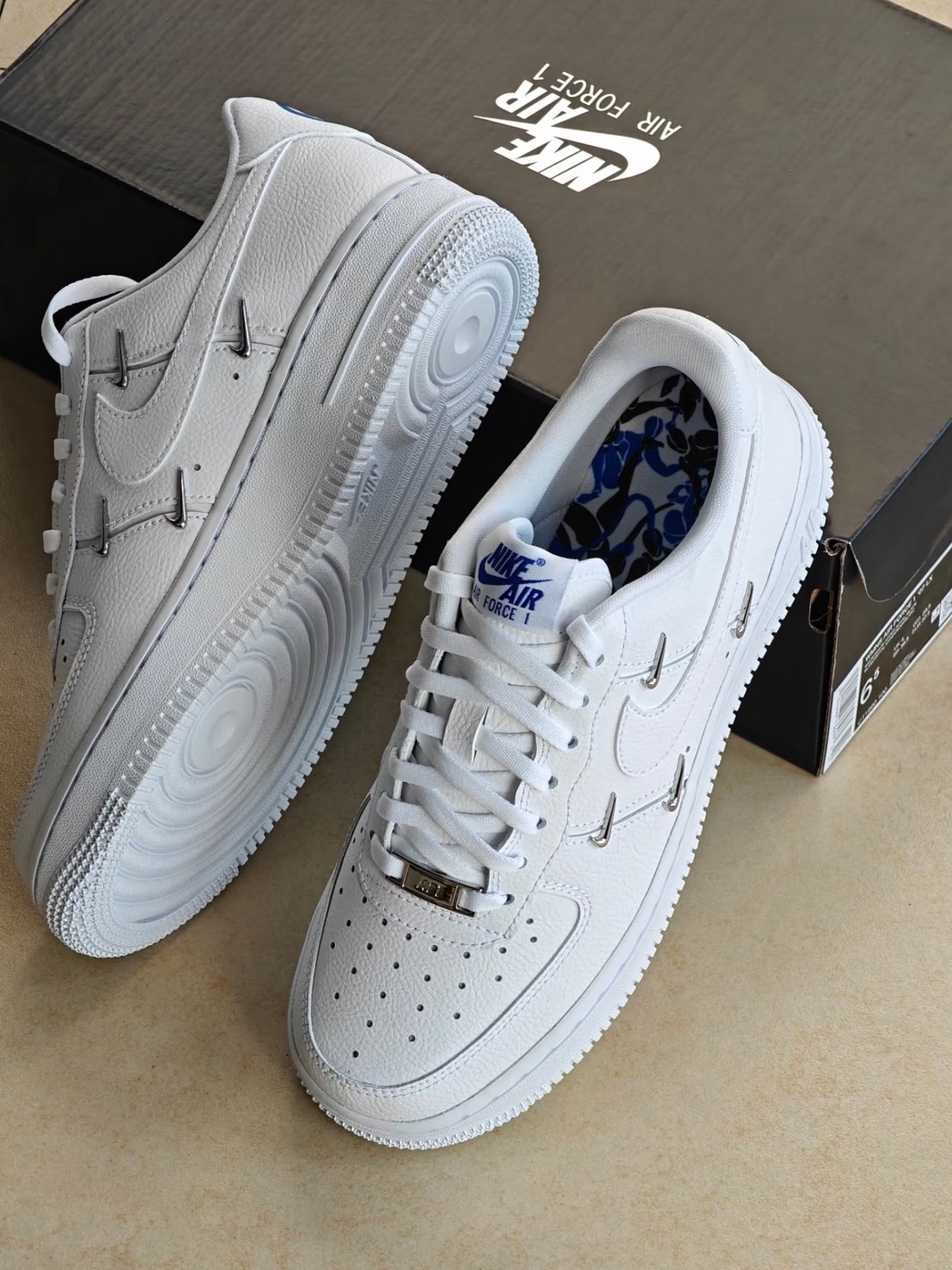 <預購> NIKE AIR FORCE 1 LOW 全白 小銀鉤 泫雅同款！