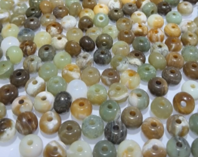 260315 - E79 和田玉籽料水泡隔珠1粒 （隨機顏色）送 鈦鋼鏈