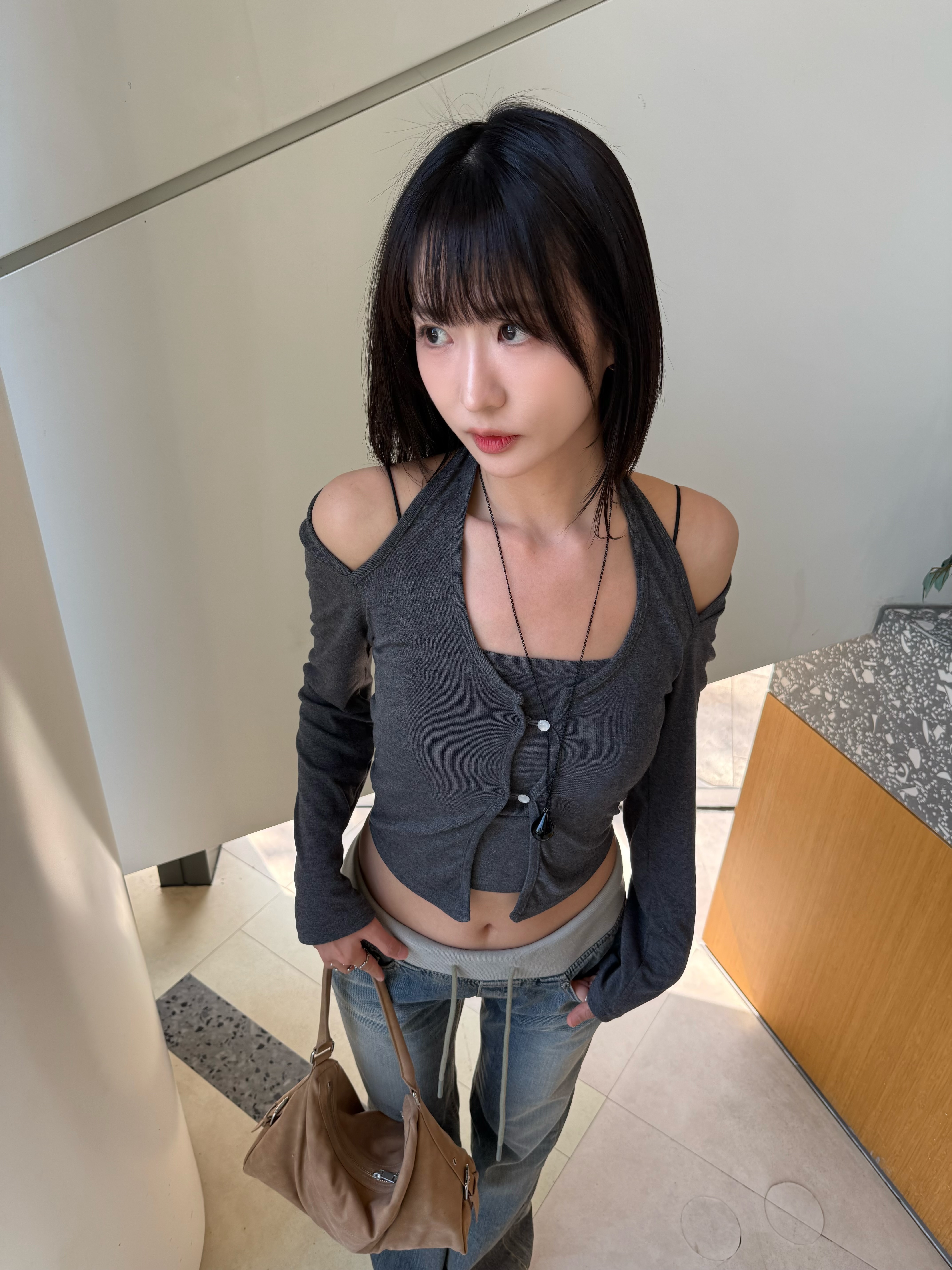 (訂購)個性掛頸扣上衣 T260302(深灰)