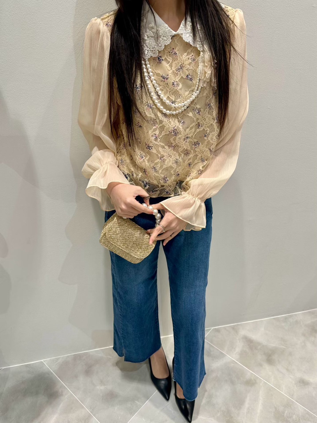 蕾絲花紗袖精緻領襯衫