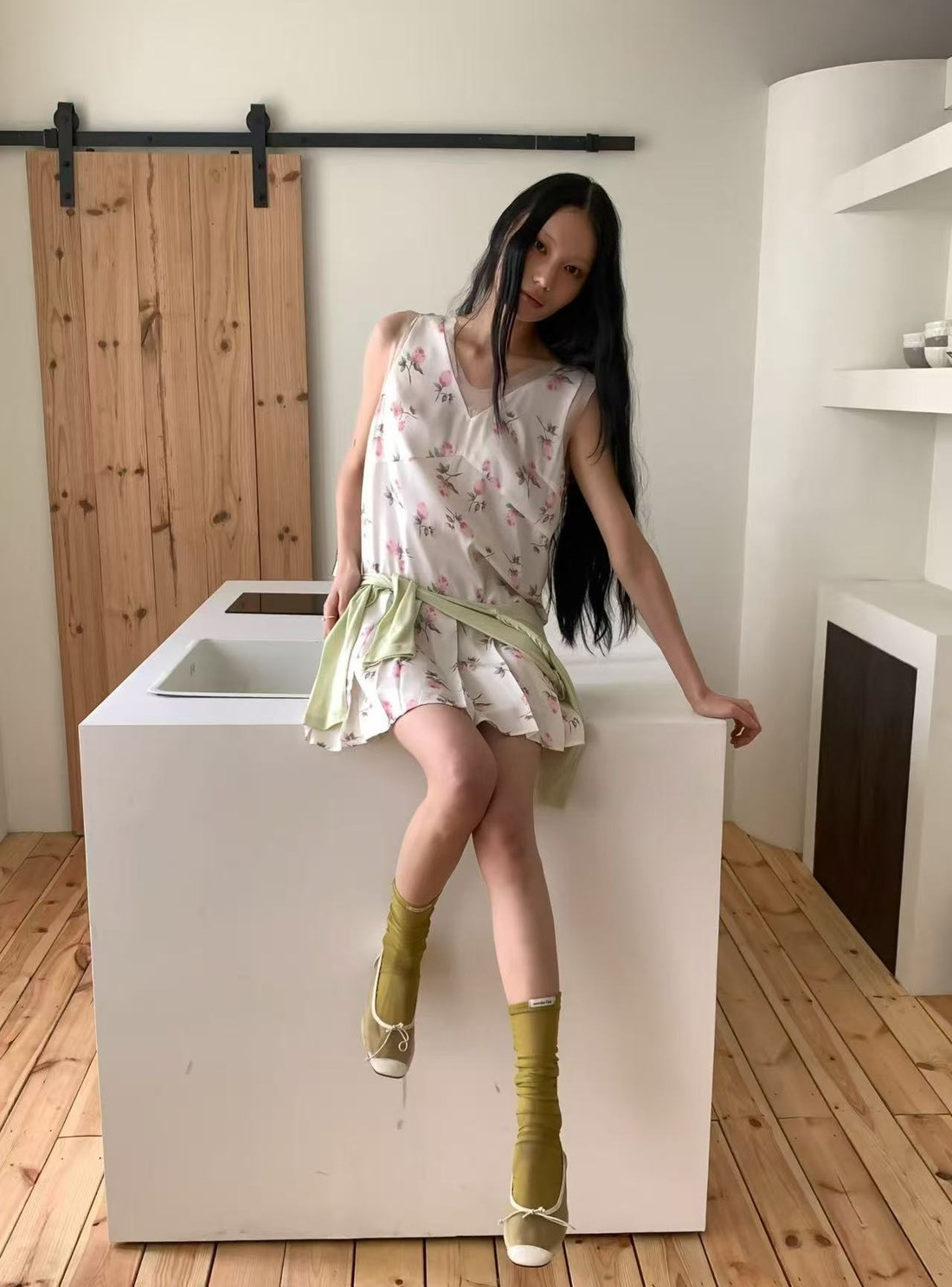 紗邊花奪無袖洋裝