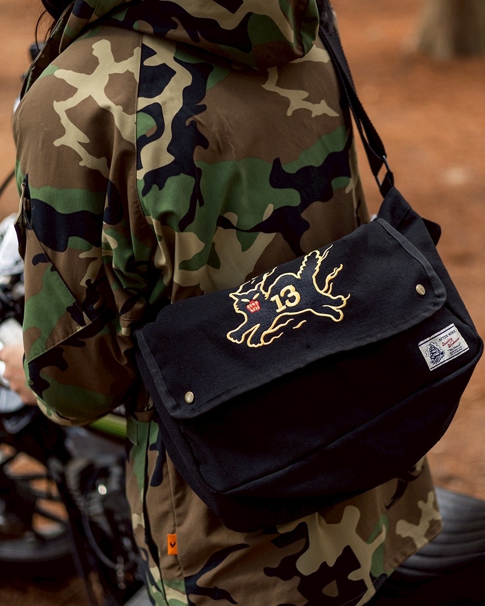 【AFTER WORK】Flame Black Cat Mail Bag 13 火焰黑貓郵差包