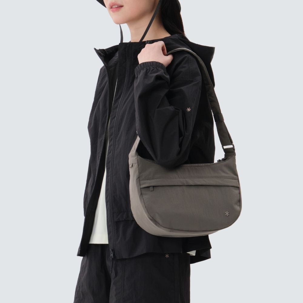 【代購】Snow Peak Bright Hobo Bag 自然光澤防潑水半月包 S25SWF-CB77