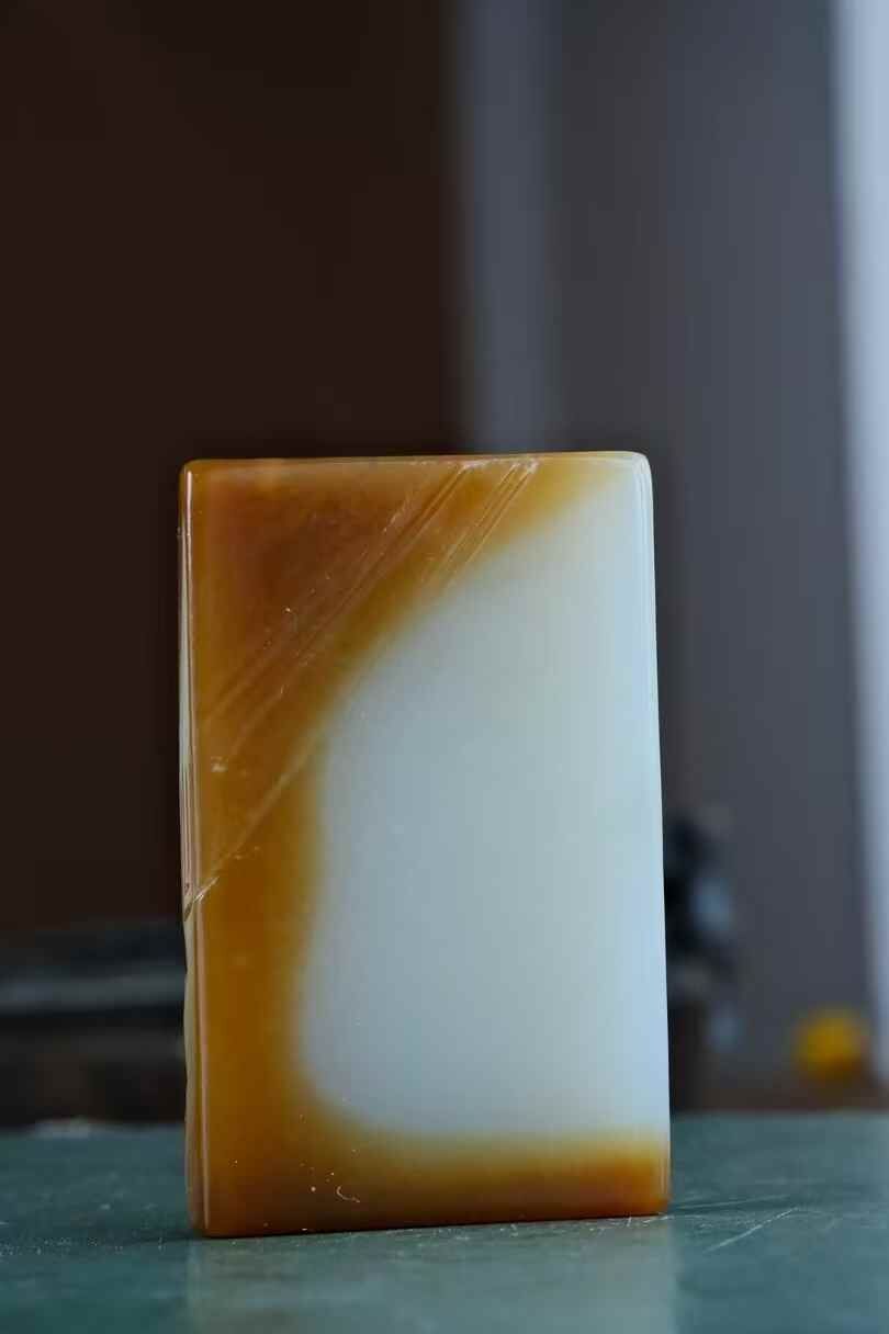 37731 和田玉糖白馬牌