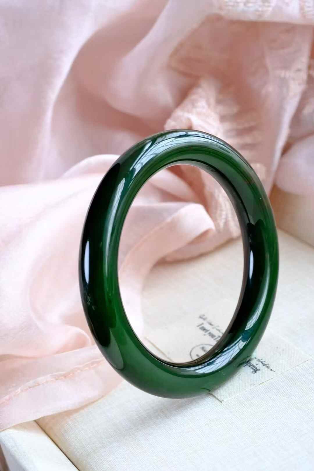 37734 和田玉套装