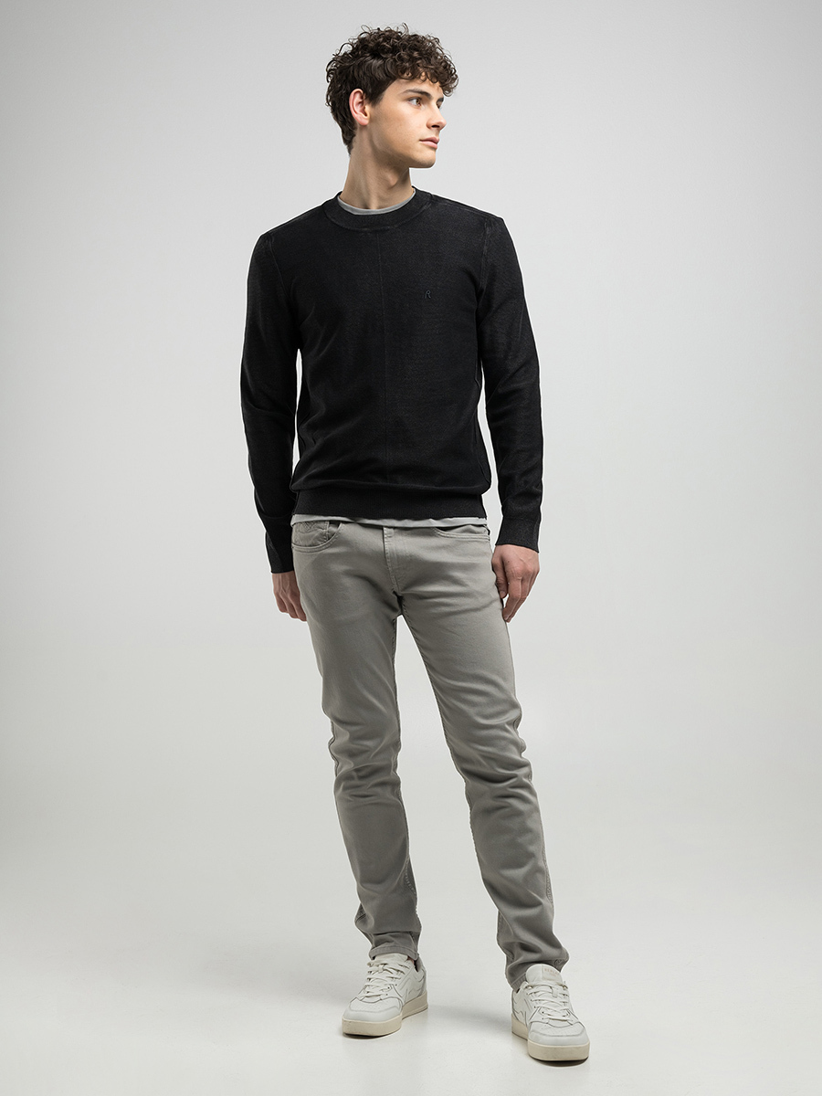 黑色簡約Logo刺繡圓領上衣