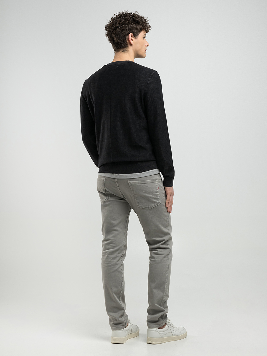 黑色簡約Logo刺繡圓領上衣