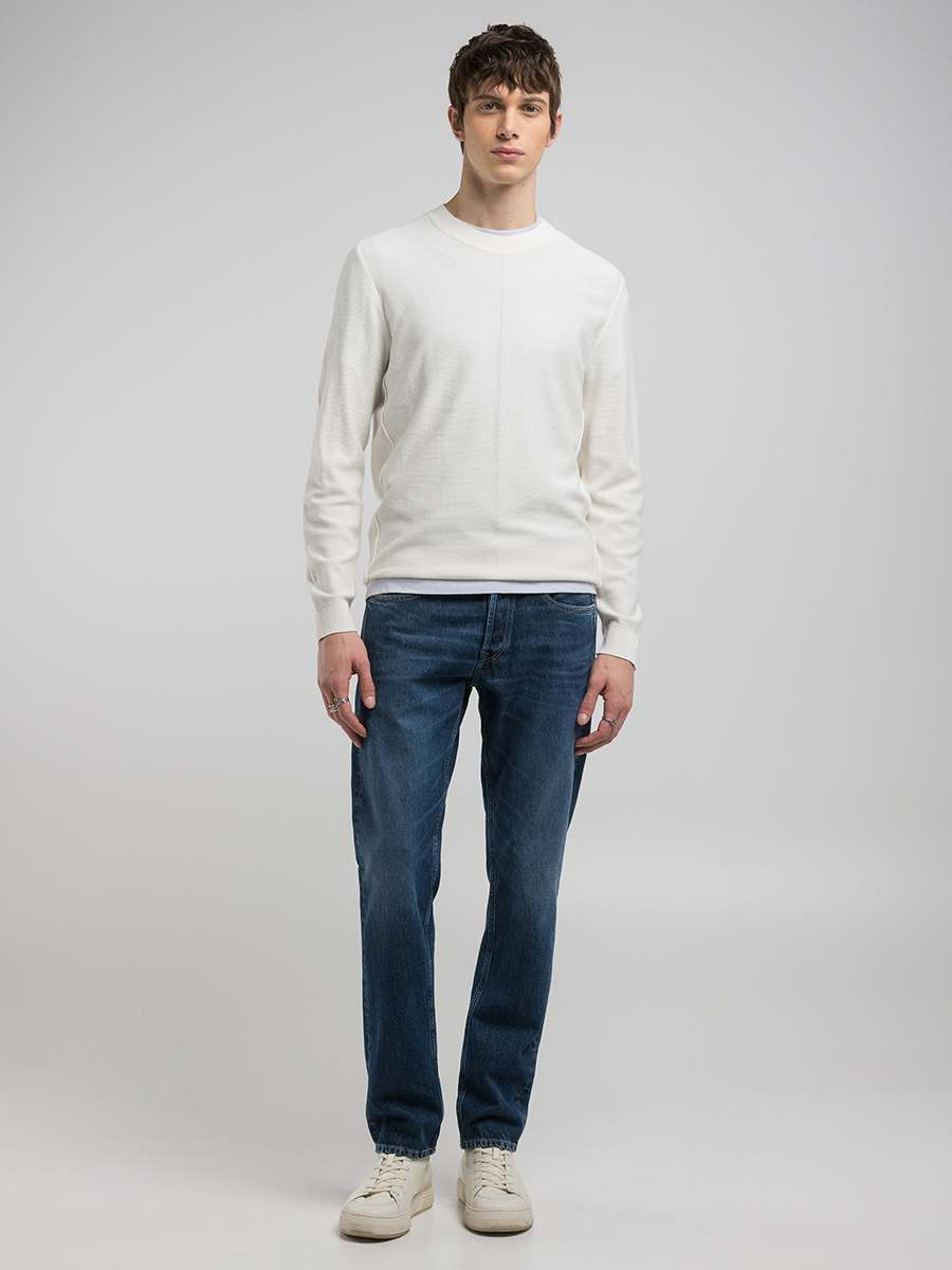 白色簡約Logo刺繡圓領上衣