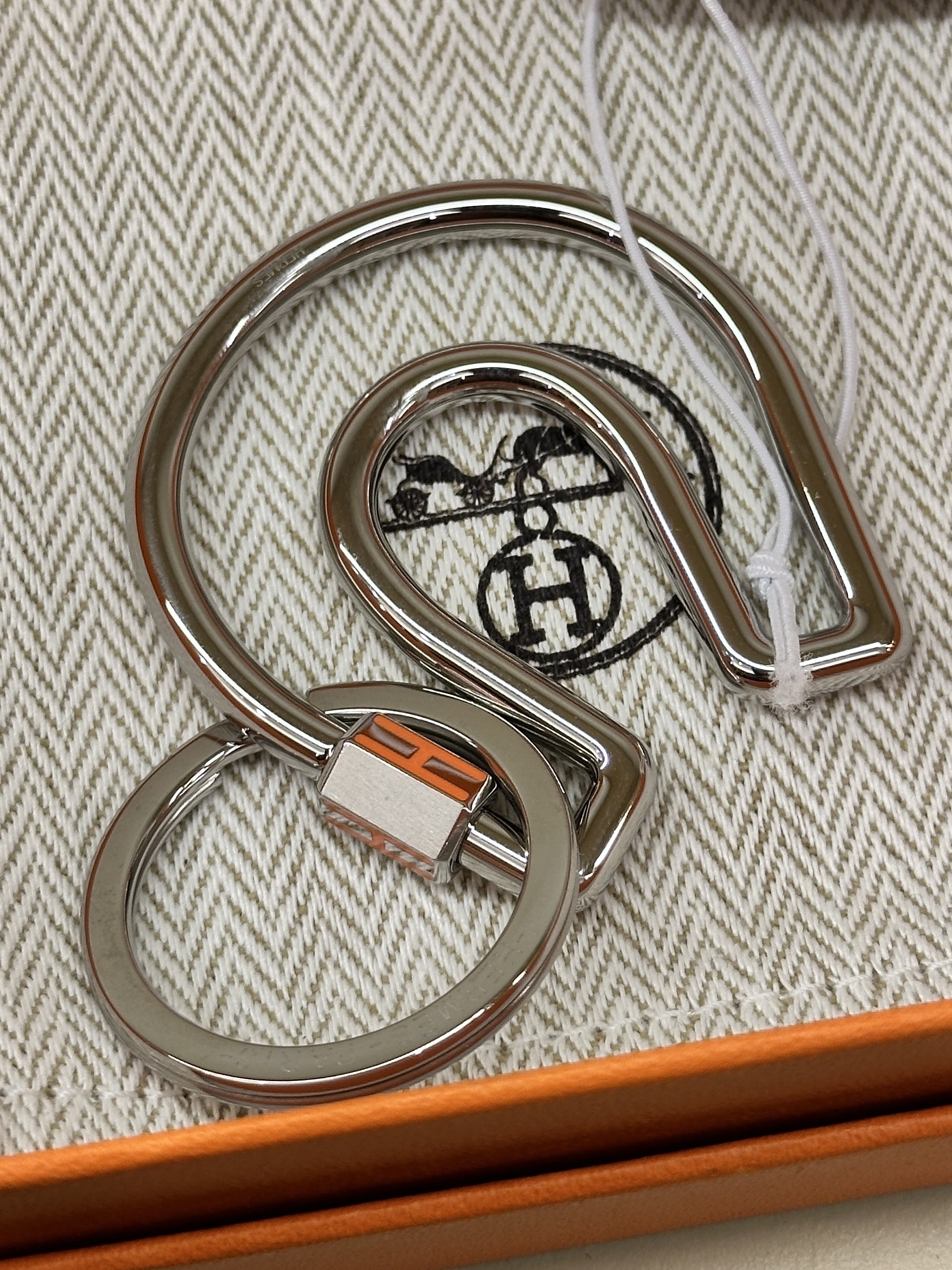 Hermes fer à cheval key chain