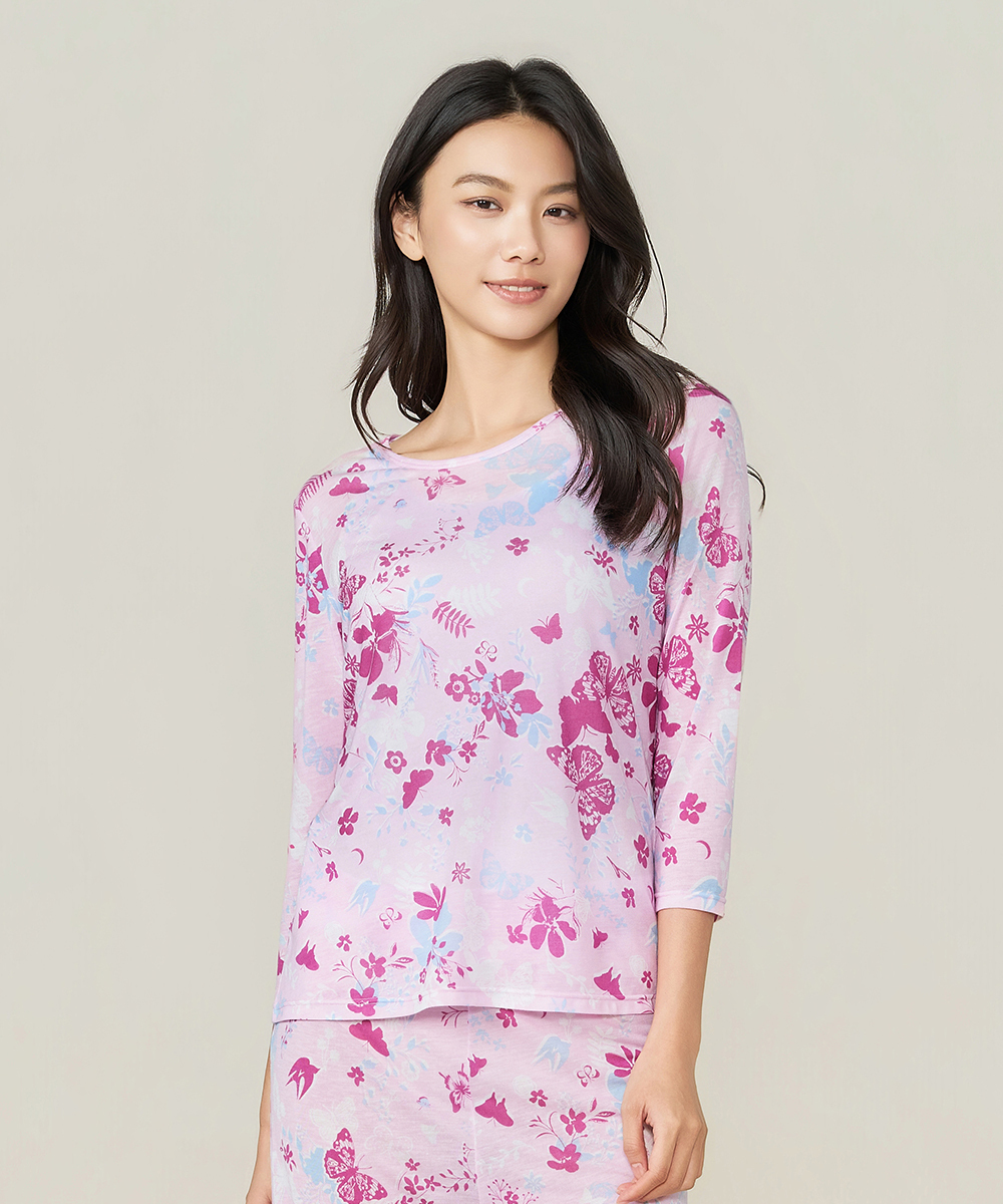 自由空間-天絲印花 細滑柔順女八分袖圓領衫 UE012426