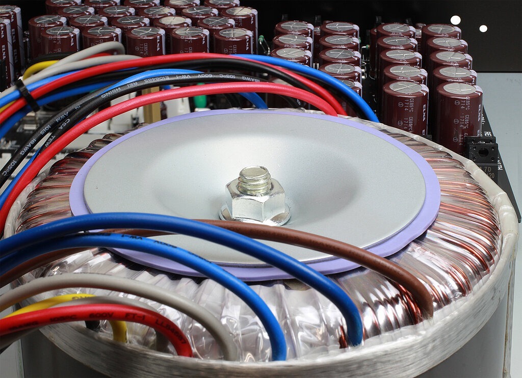 Soulnote 400 VA super-massive toroidal transformer & high-speed non-NFB power supply