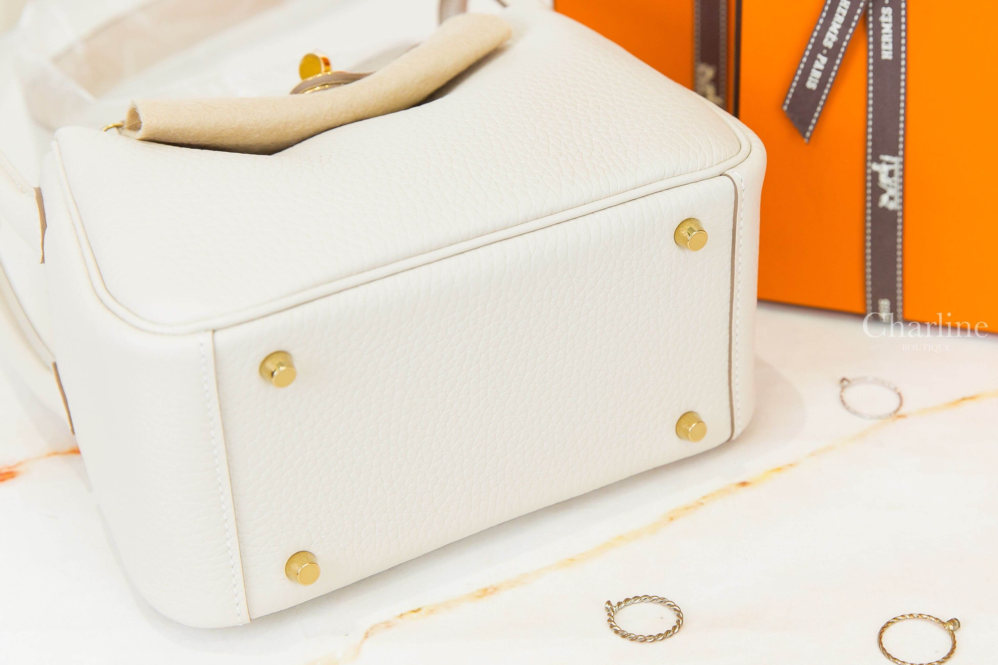 Hermès Lindy Mini II 10 Craie Taurillon Clemence 奶昔白金釦-Charline Boutique 精品代購