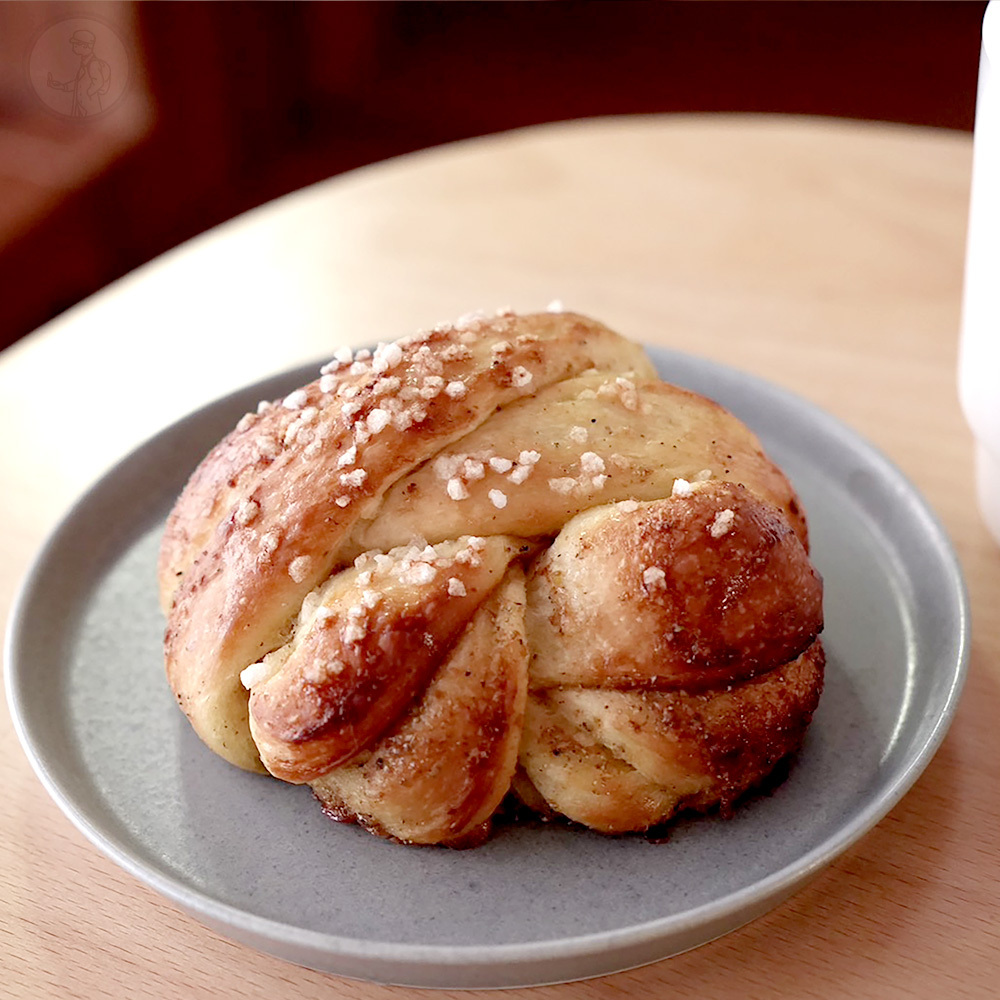 cardamom roll, Swedish cardamom bun, kardemummabullar