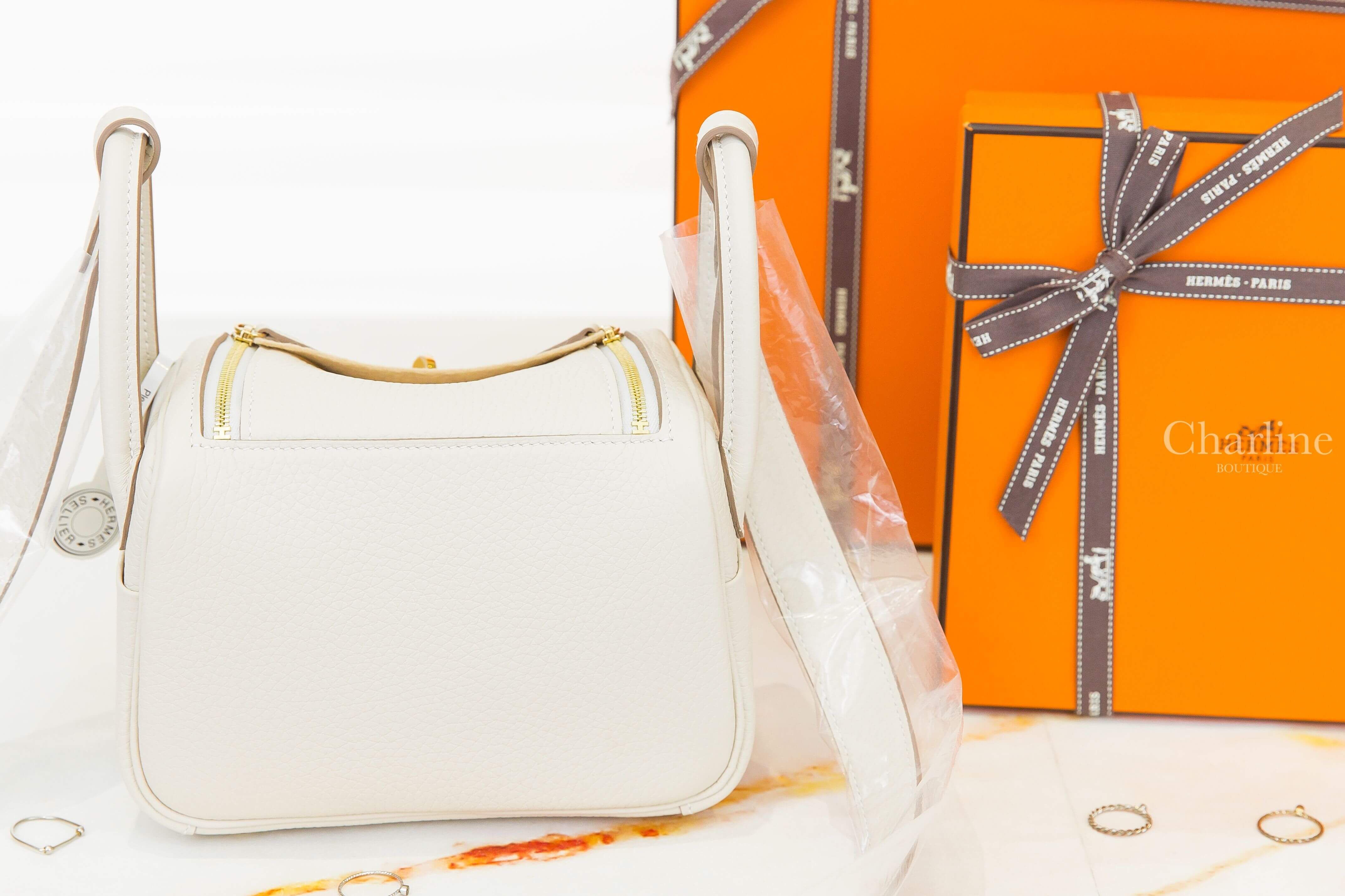 Hermès Lindy Mini II 10 Craie Taurillon Clemence 奶昔白金釦-Charline Boutique 精品代購