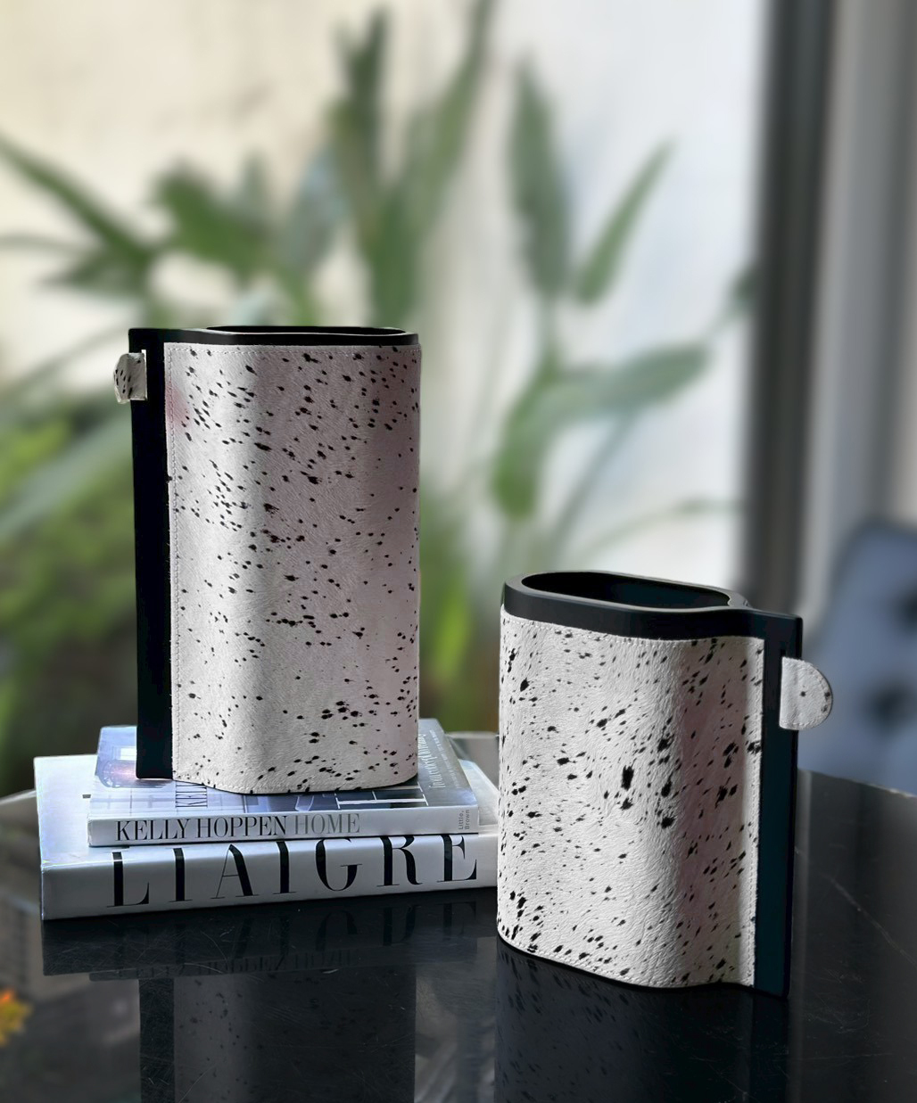 皮革手袋花器 白松