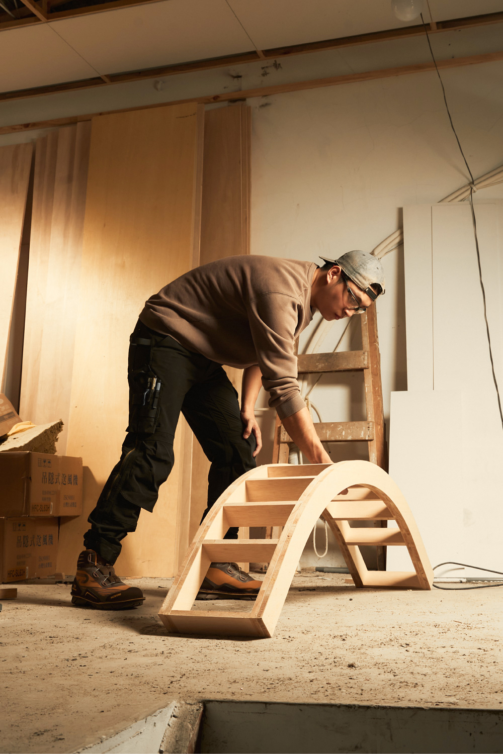 PATRONI SW2501 多口袋彈力工作褲實穿工作情境照片