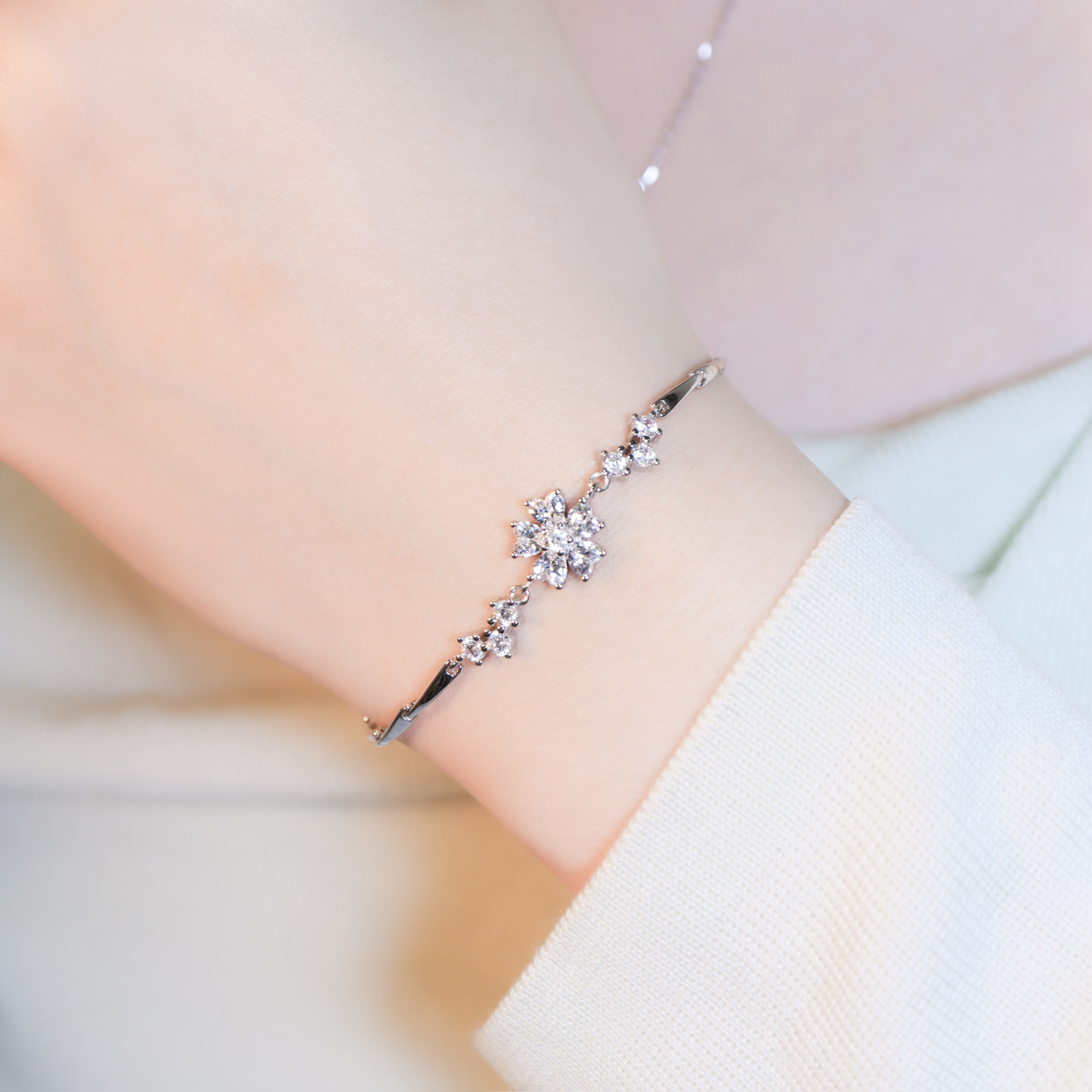 | 925純銀・白金 | 唯一花漾小夢軟手鐲 | BR1515 |