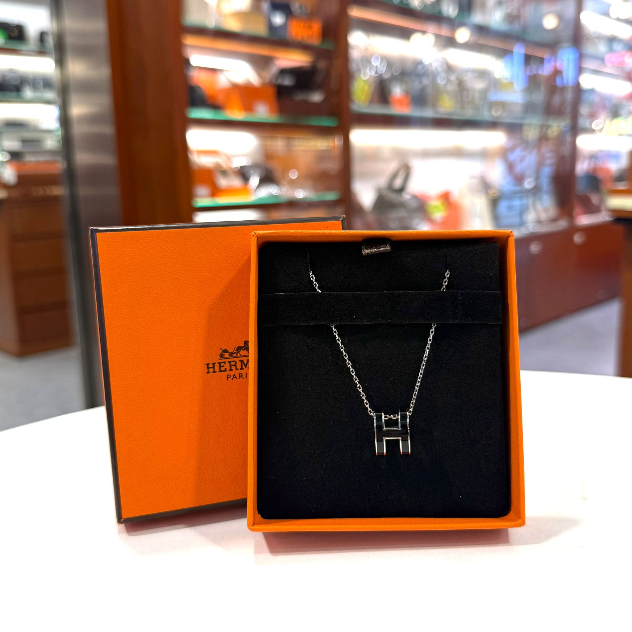 全新HERMES頸鏈 (黑色 x銀鏈) 限量版經典大Pop H 立體簍空橢圓 LOGO POP H Necklace #BRAND NEW #香榭站正品