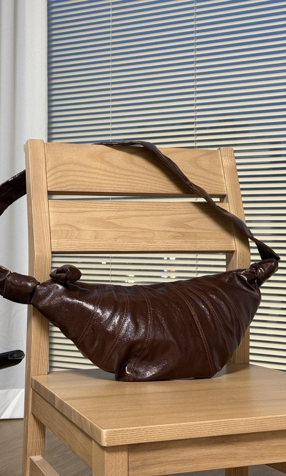 Lemaire Croissant 中號牛角包 朱古力色