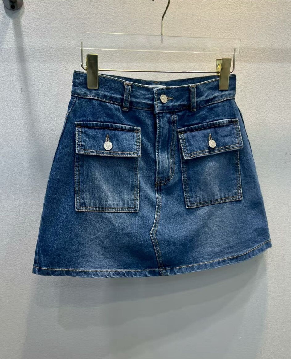 BL05 S:腰 27HIP37  長 16 / M:腰 29 HIP39  長 16 / L:腰 31HIP 41 長 16 $479 (一口價)