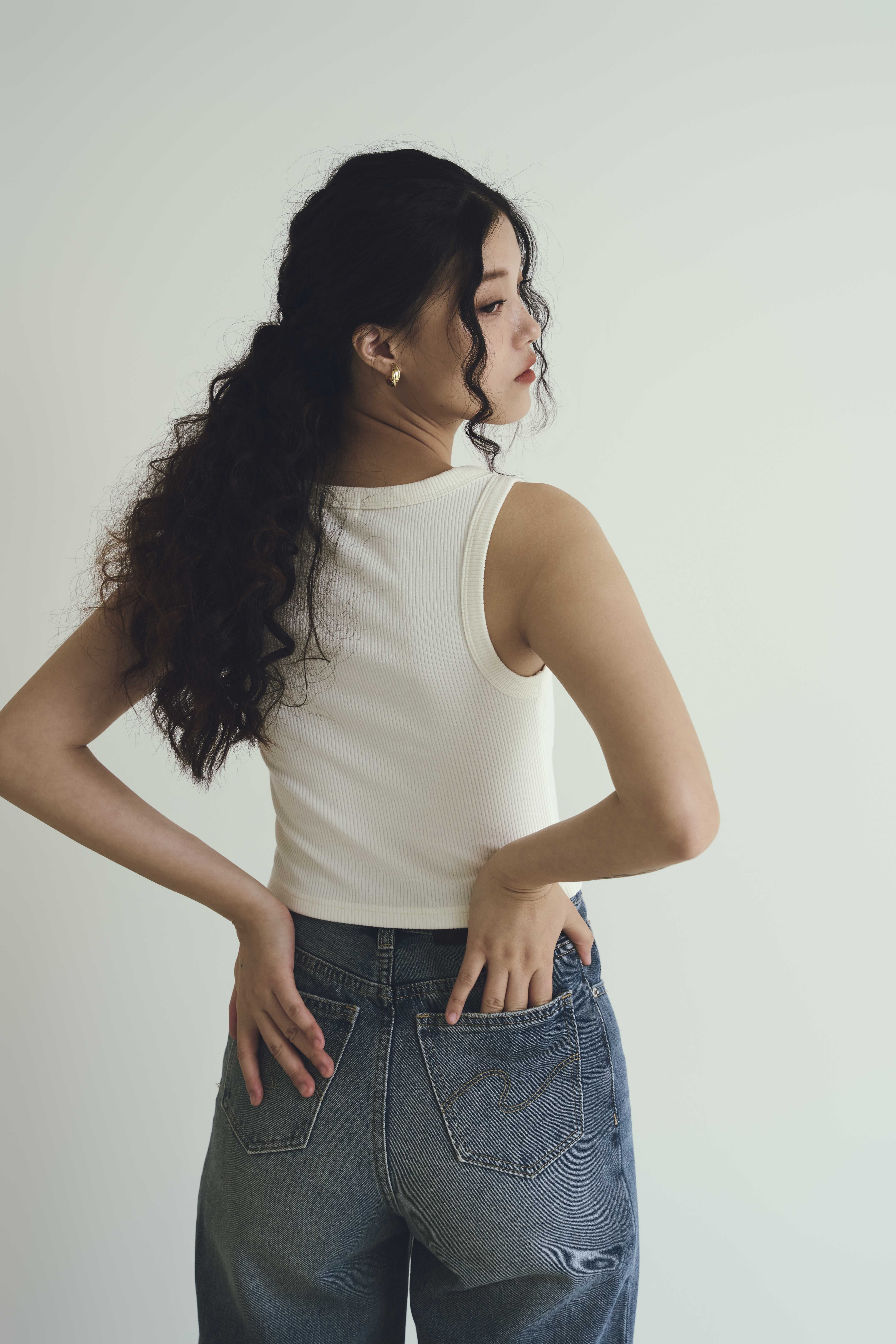 【3月底陸續出貨】Gmade/扎實手感彈性圓領畫布背心-白