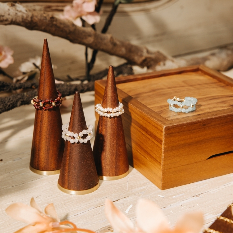 麻花編織戒指 小霧霧靜一靜 小森森慢慢長 小紅果在想你 石榴石 貓眼琉璃 獨家手工設計款