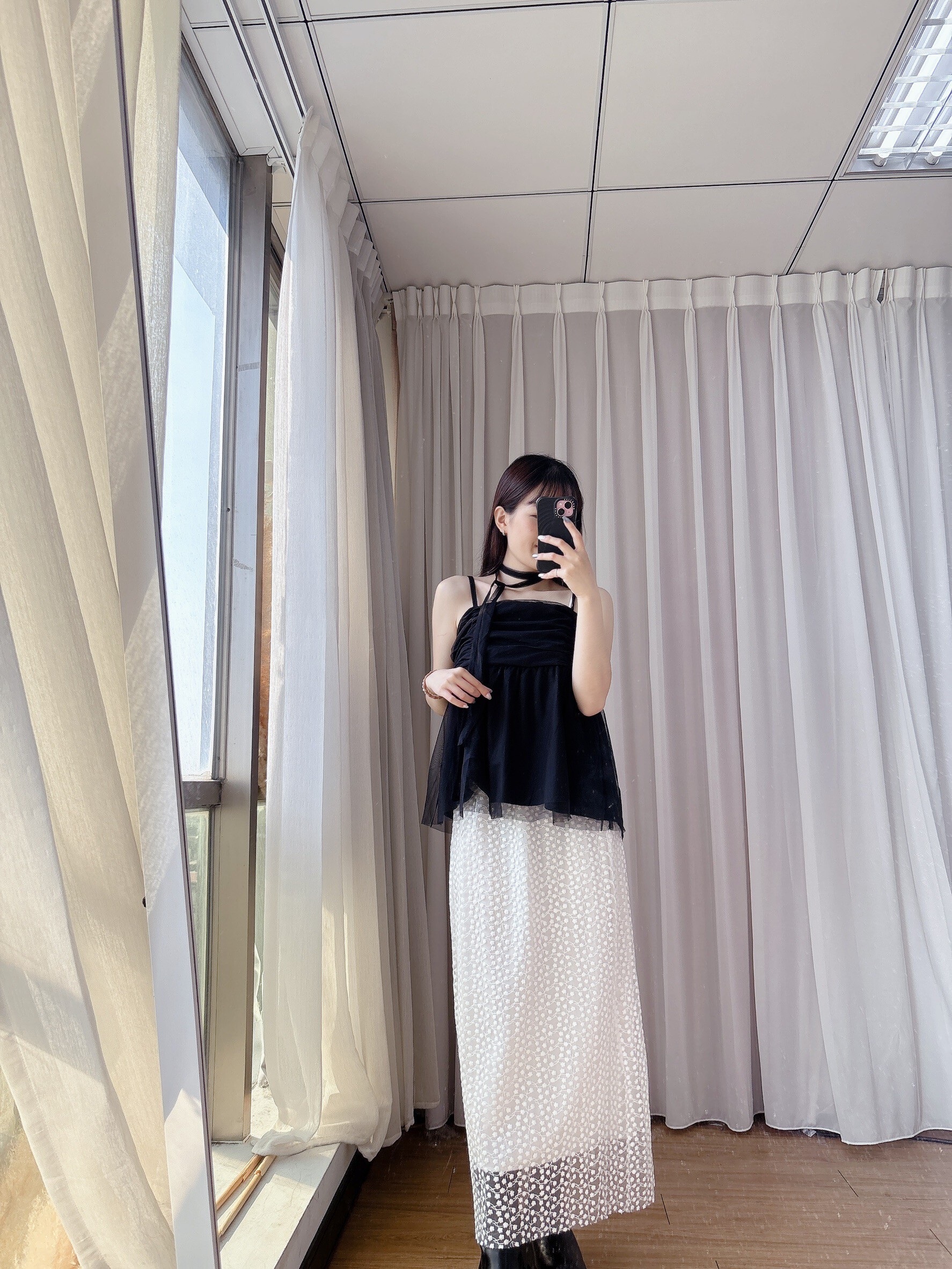 滿版刺繡小花長裙