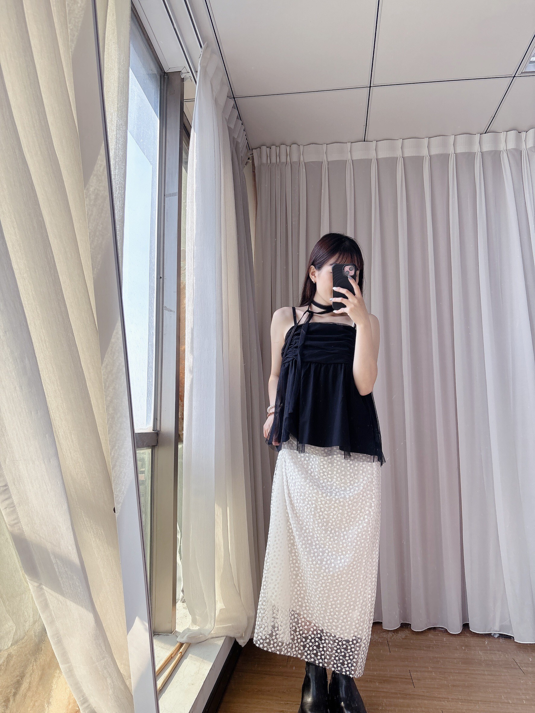 滿版刺繡小花長裙