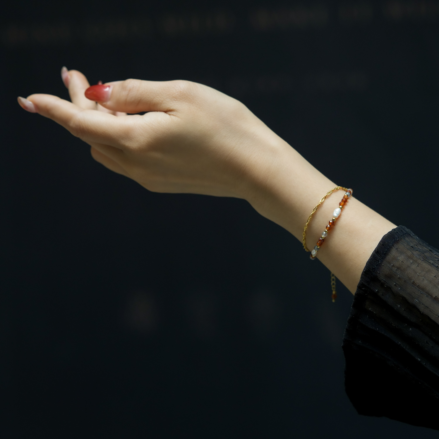 向陽美｜珍珠拉長石橙石榴銅鍍18k真金鏈條手鍊 B0036