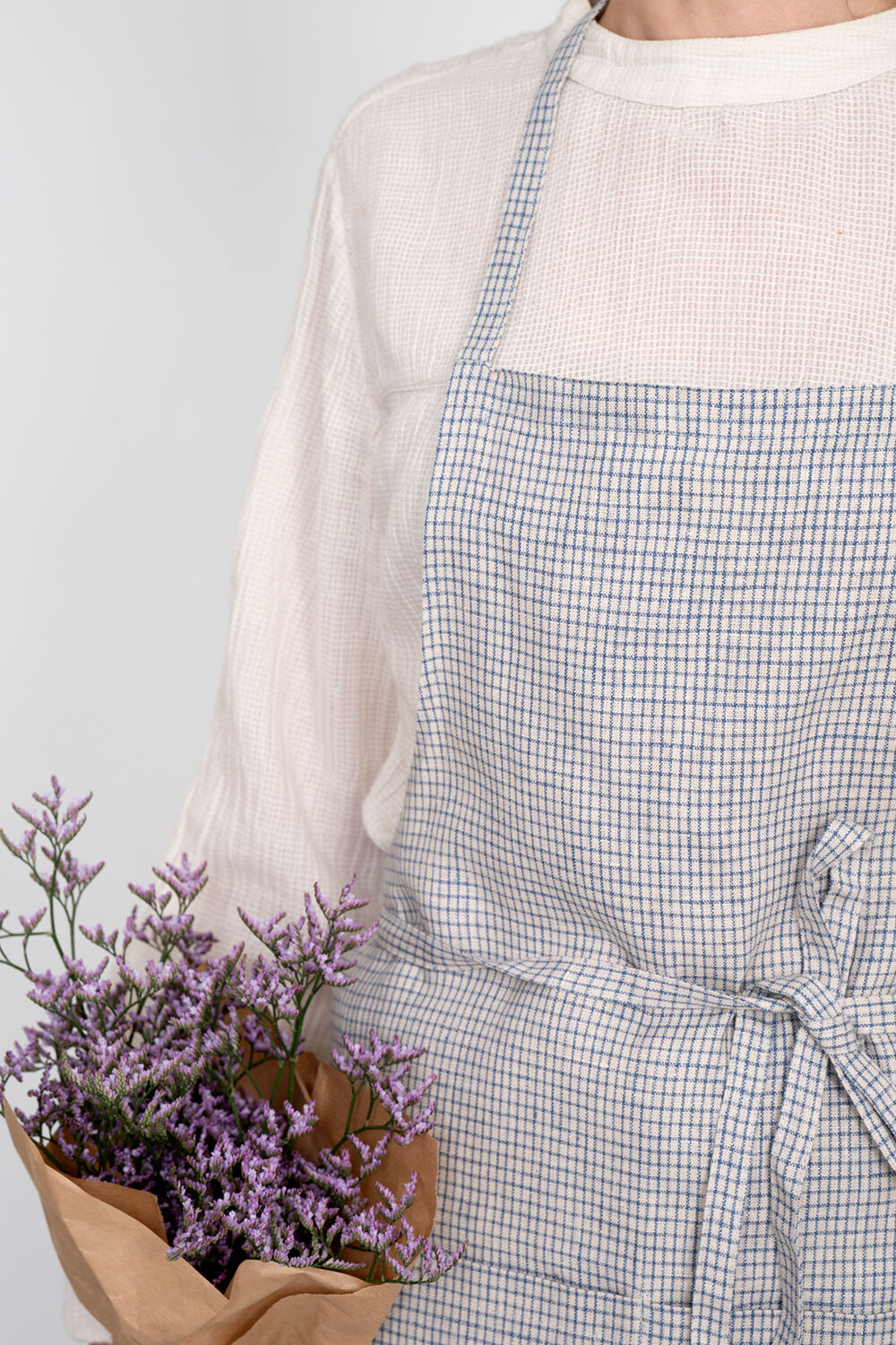 fog linen work - 亞麻全身圍裙 / 白底深縹線小窗櫺格紋
