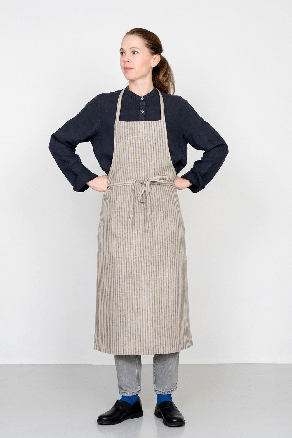 fog linen work - 亞麻全身圍裙 / 百靈鳥灰底黑線三條紋