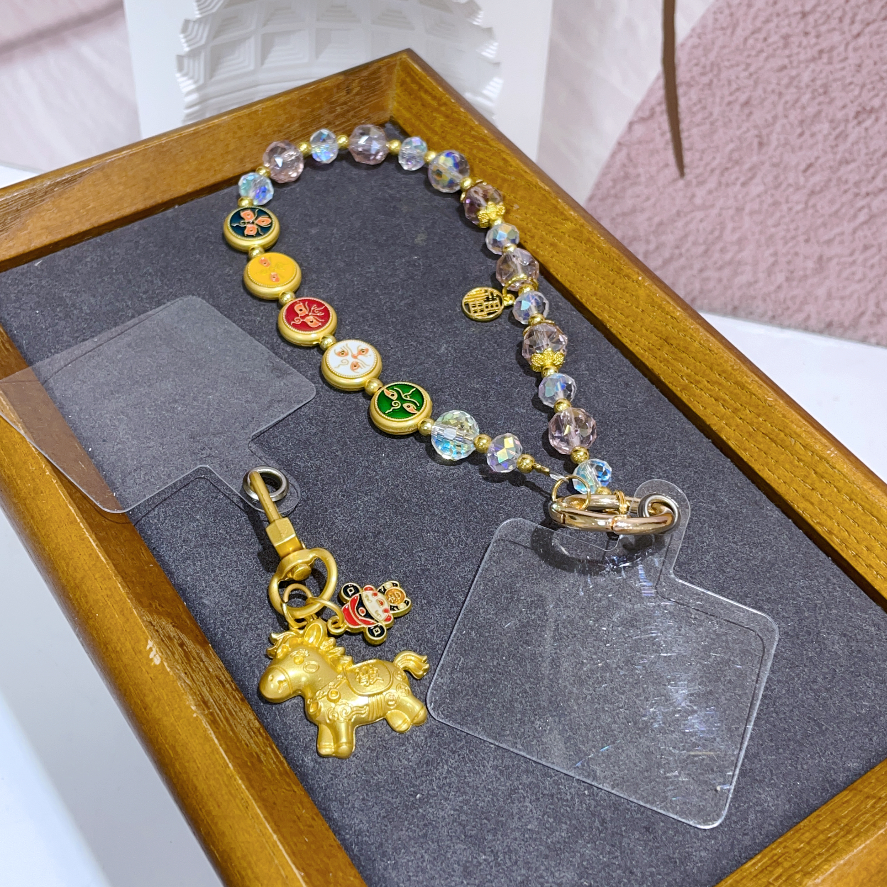 奧地利水晶配五路財神小馬配件手機繩 預定10-14日