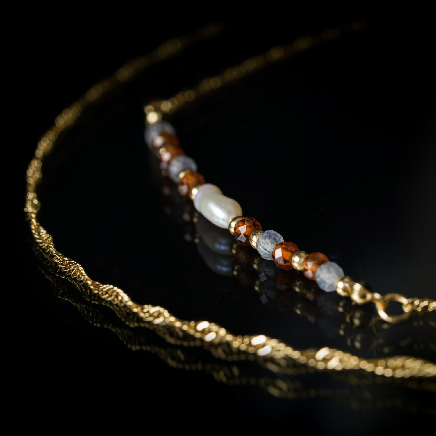 向陽美｜珍珠拉長石橙石榴銅鍍18k真金弧型項鍊 N0073-8