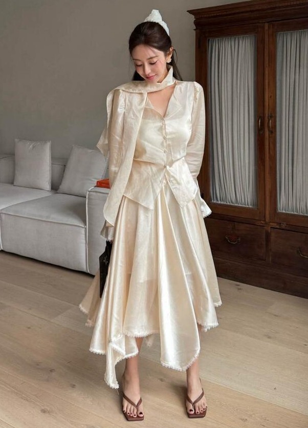 CT09 (上身)  S:胸 40 長 22.5 / M:胸 42 長 23 $599 (一口價)