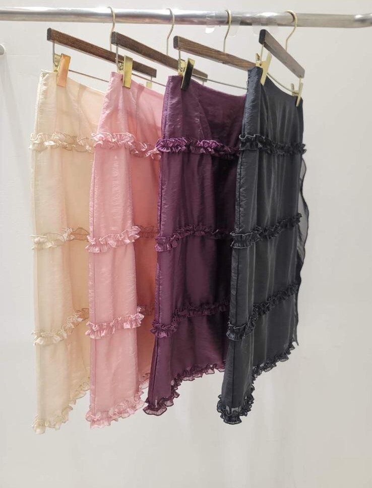 CT12  S:腰 26 HIP 38 長25.5   / M:腰 28 HIP 40 長26 $599 (一口價)