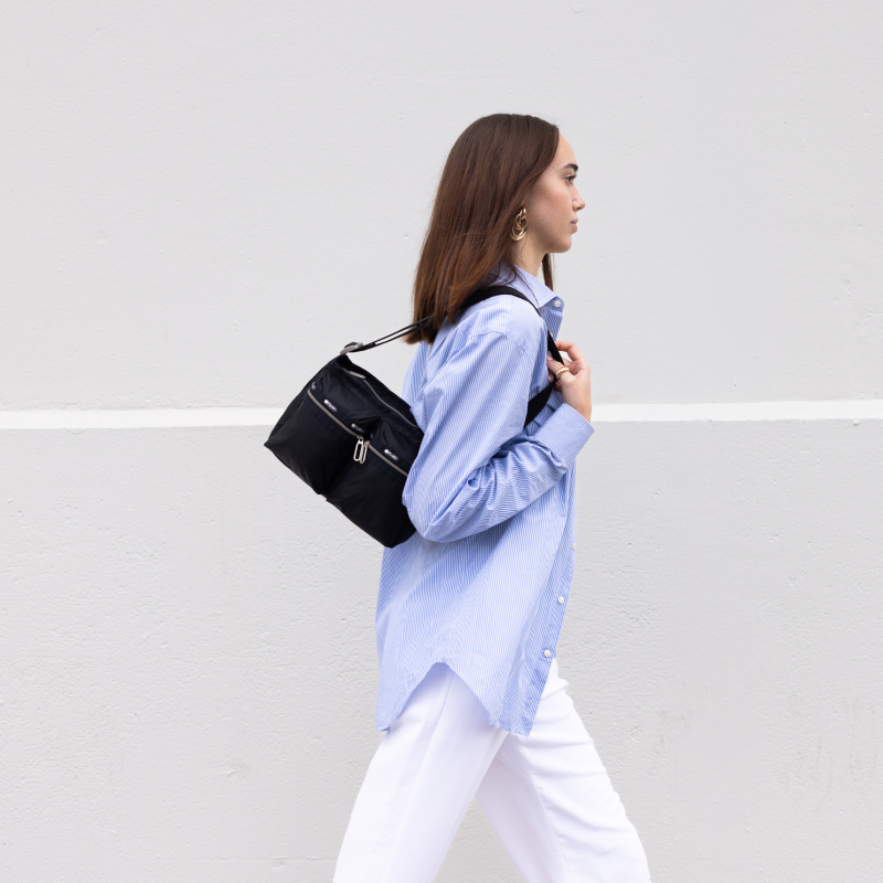 ESSENTIAL 拉鍊斜挎包(BLACK C)