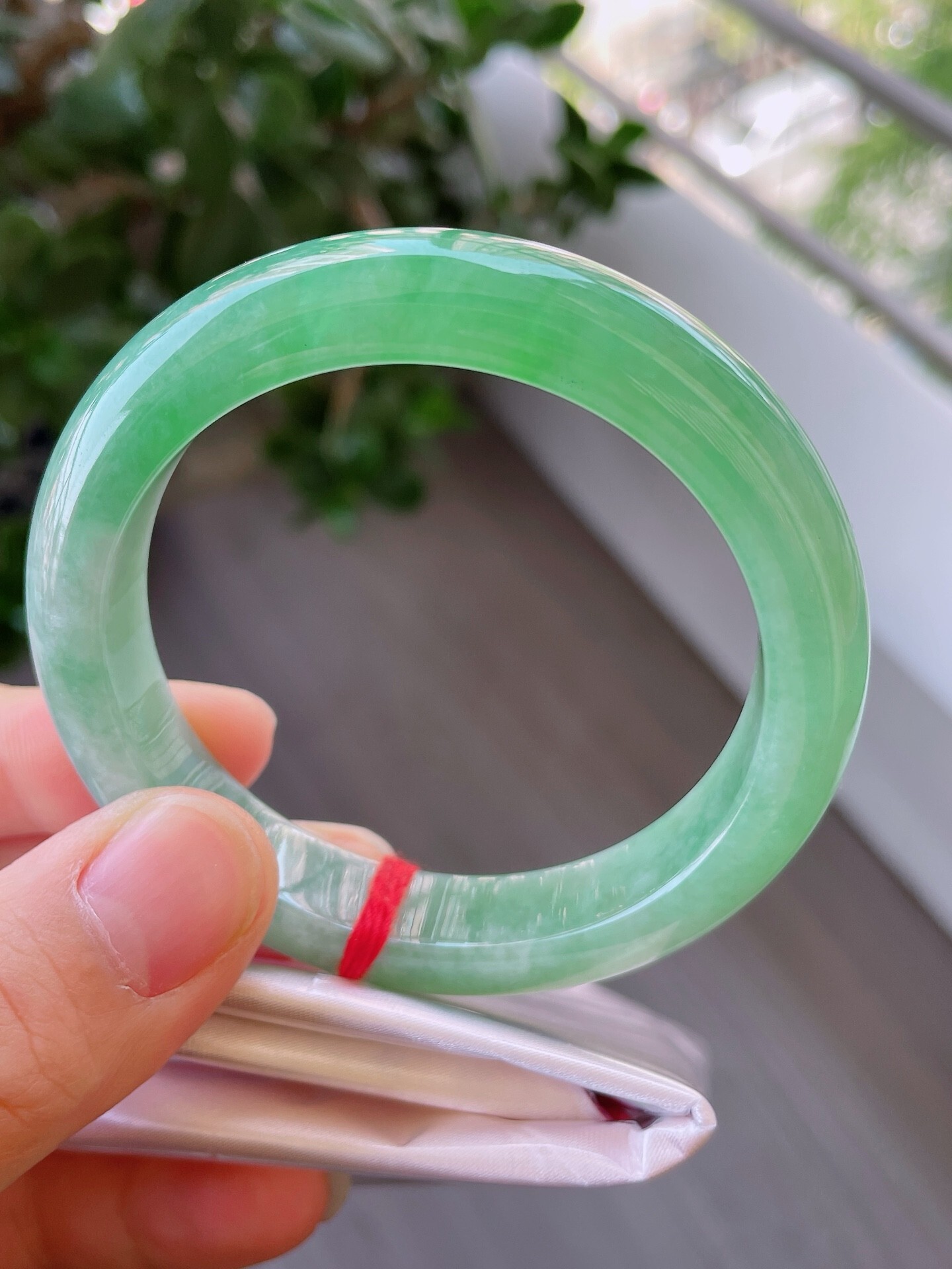 36141 55mm冰飄綠正圈翡翠手鐲 (54-56)