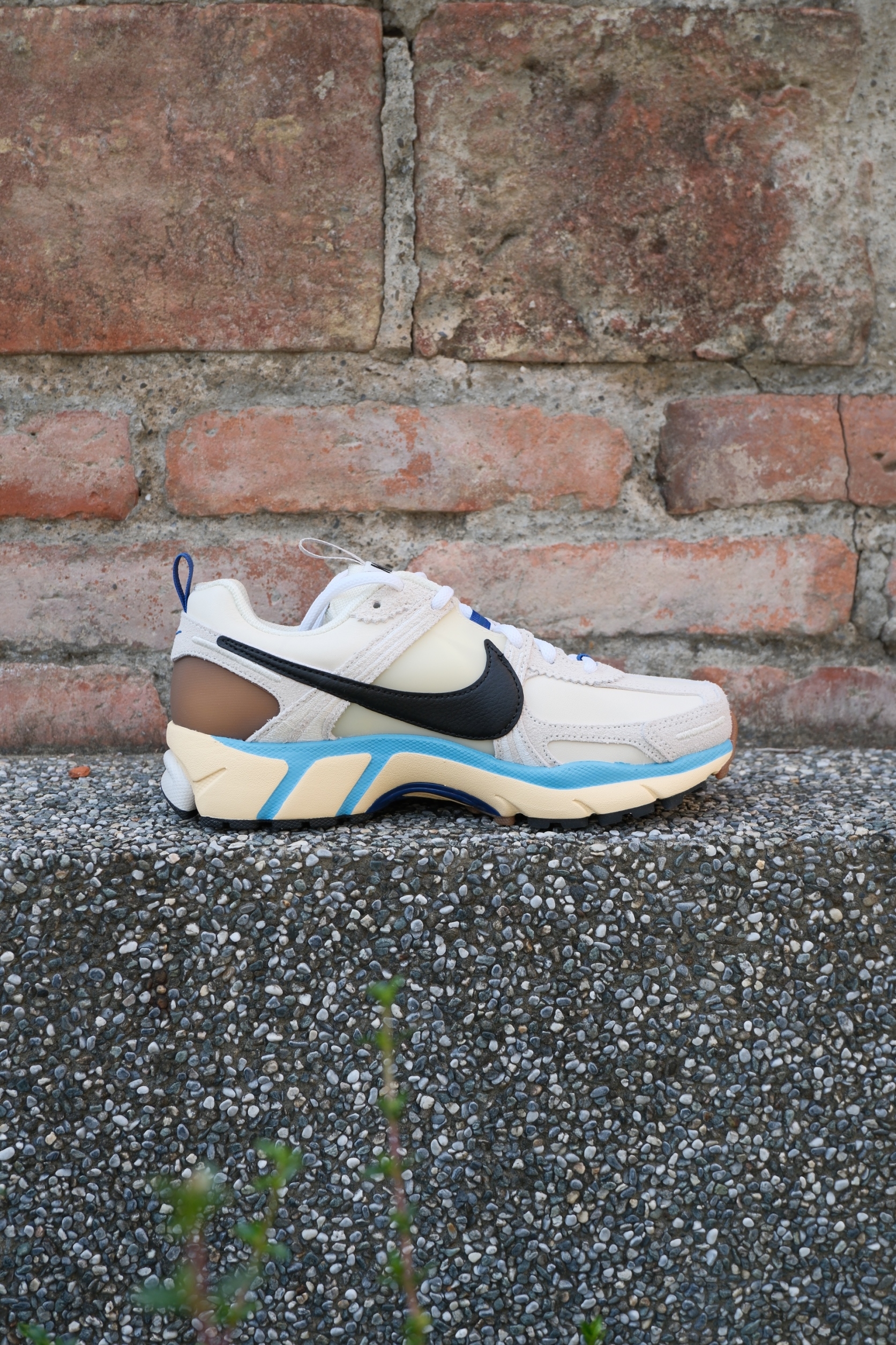 Nike Zoom Vomero 5 Premium Design by Japan 米白 女款 休閒鞋 HF4524-111