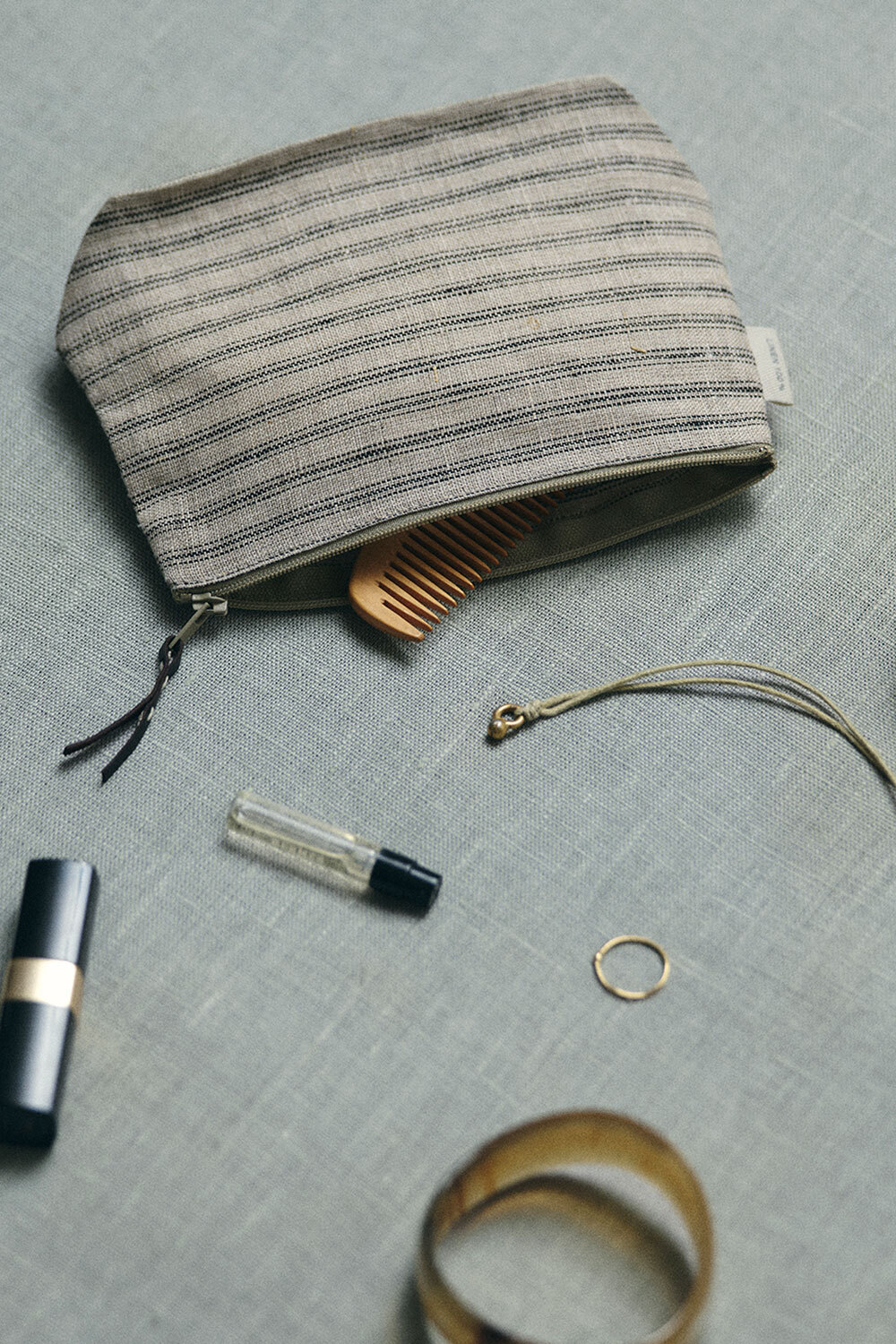 fog linen work  - Chris收納包 / 百靈鳥灰底黑線三條紋