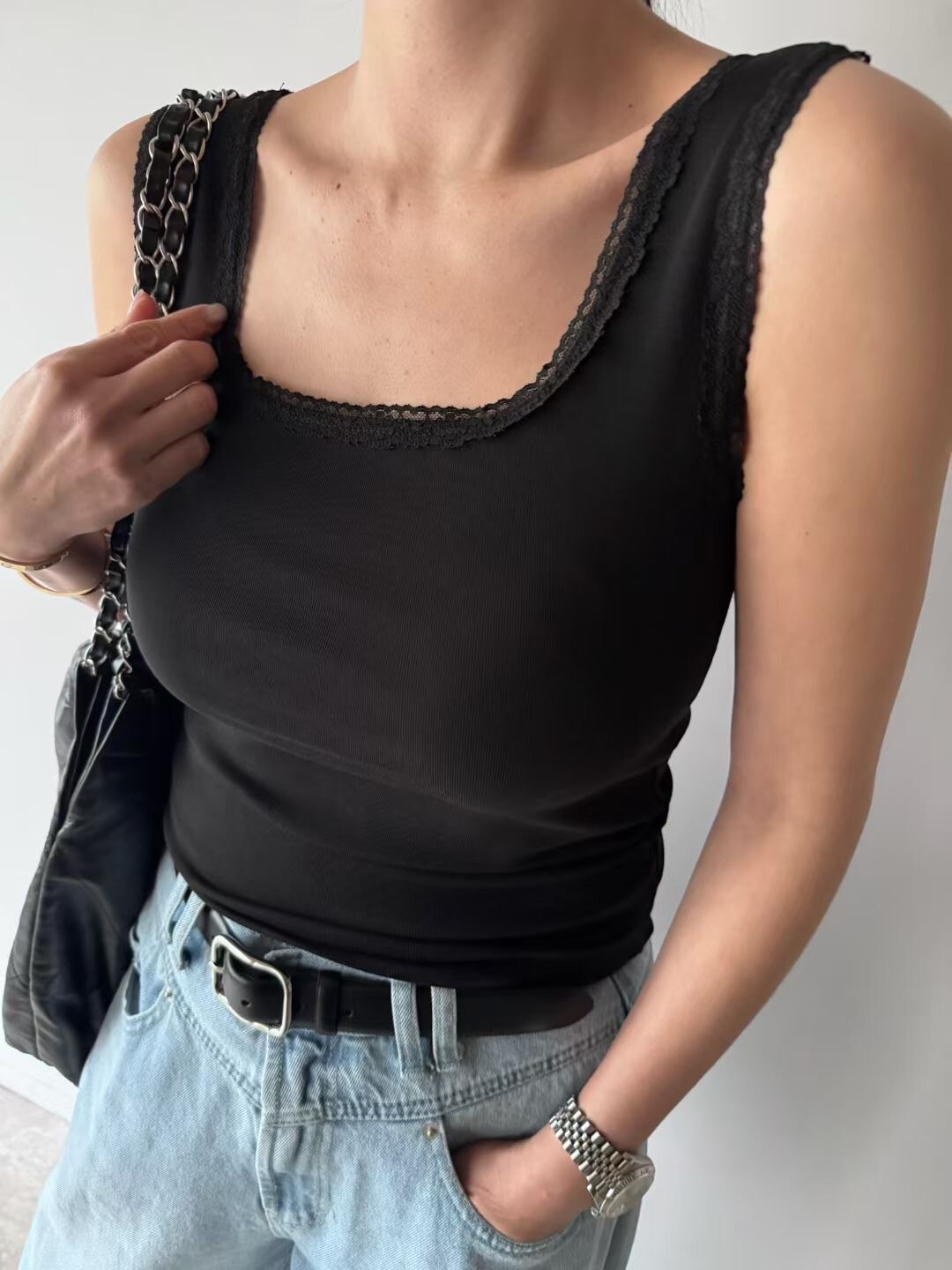 鏤空小花邊滾邊方領背心上衣 / 4色