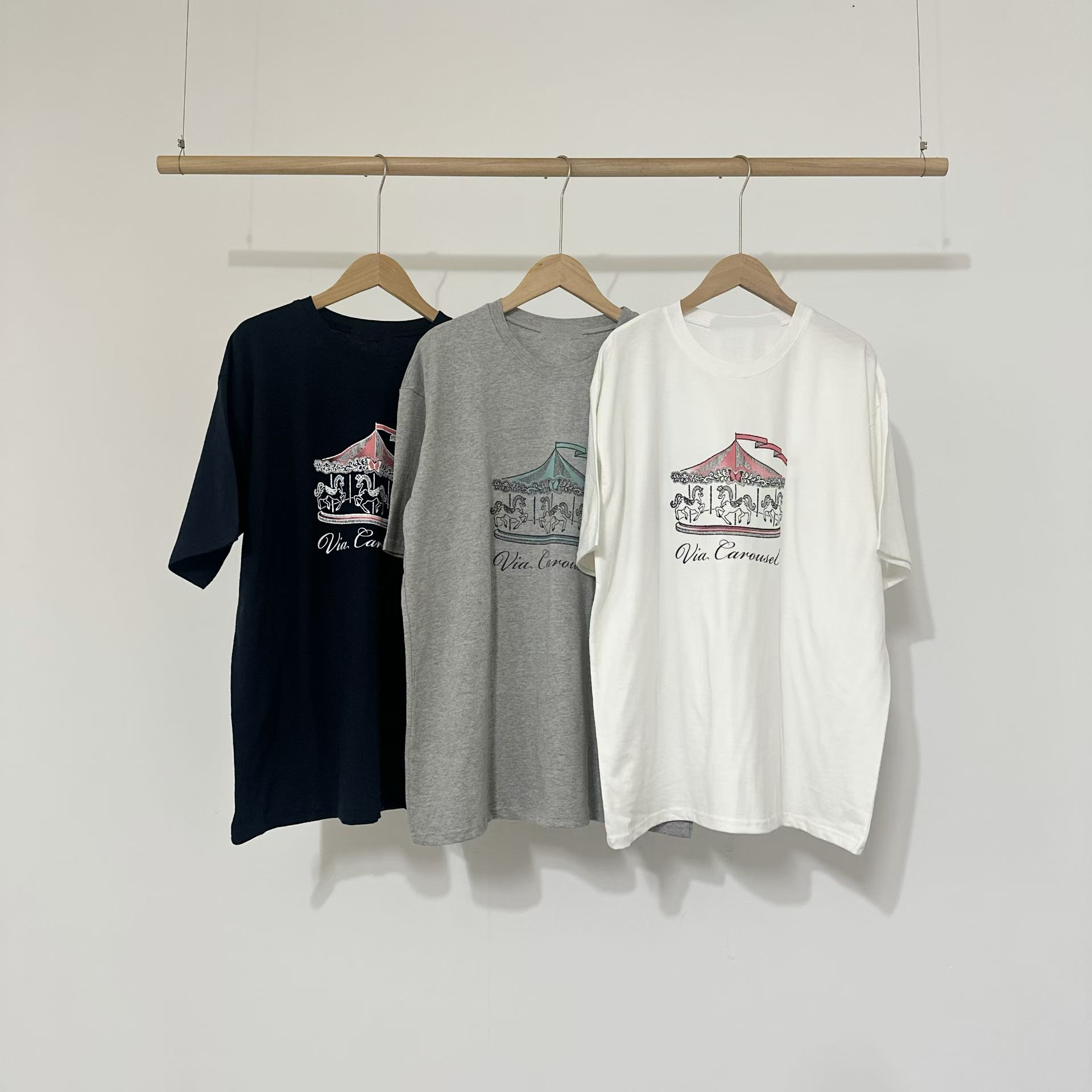 【18/3完額外95折首批優惠價預訂】韓國旋轉木馬寬鬆TEE（3色）