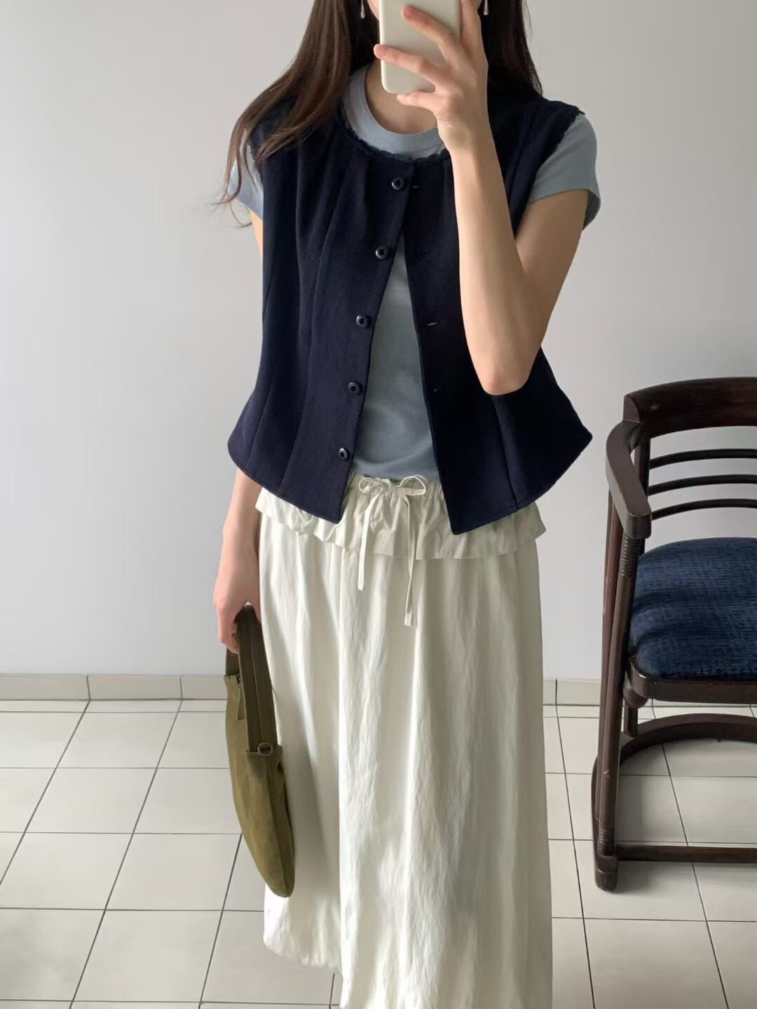 蕾絲滾邊圓領壓摺感排釦背心上衣外套 / 2色