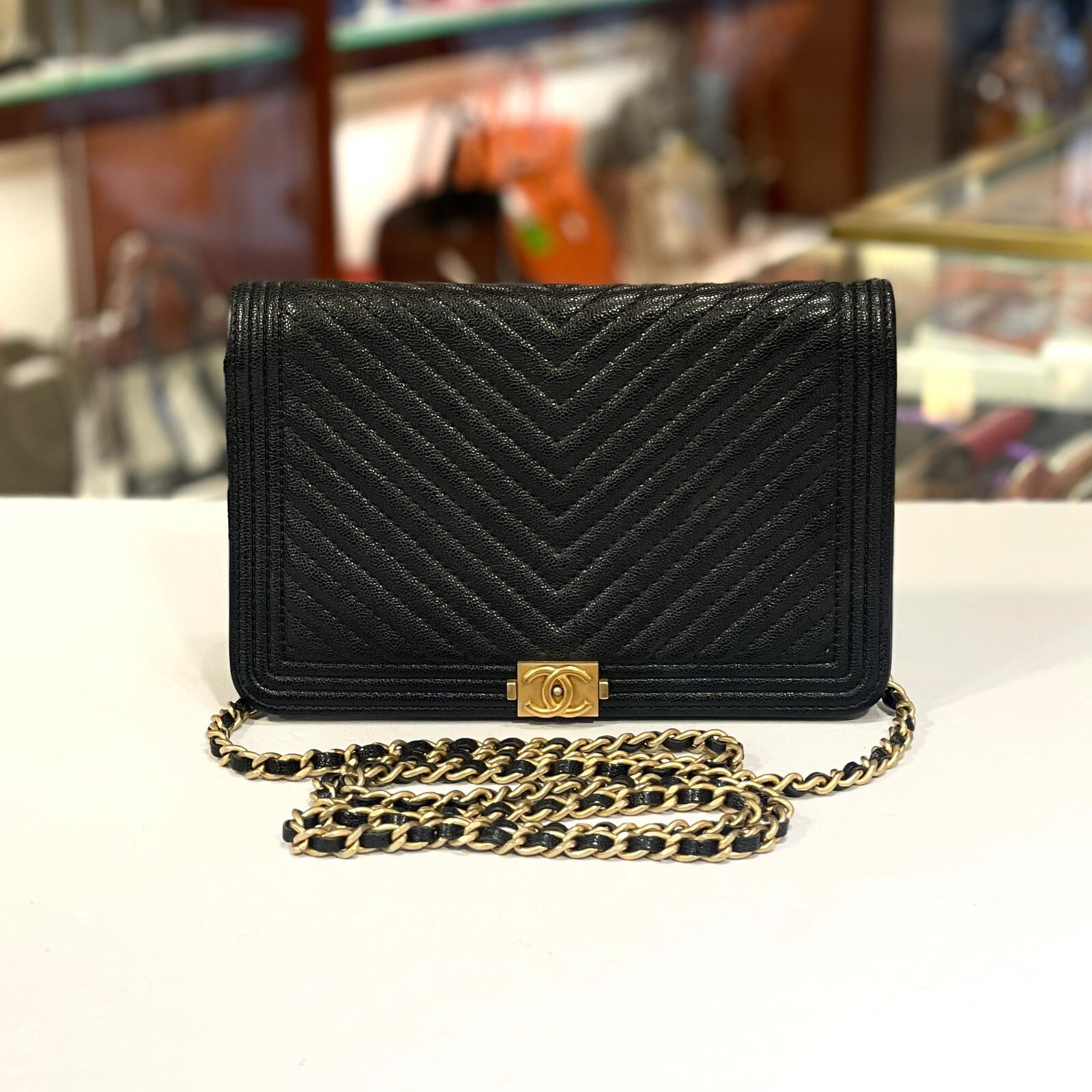 99%NEW二手BOY CHANEL WOC LEE BOY 黑色金扣V紋荔枝皮 @266開 #香榭站正品