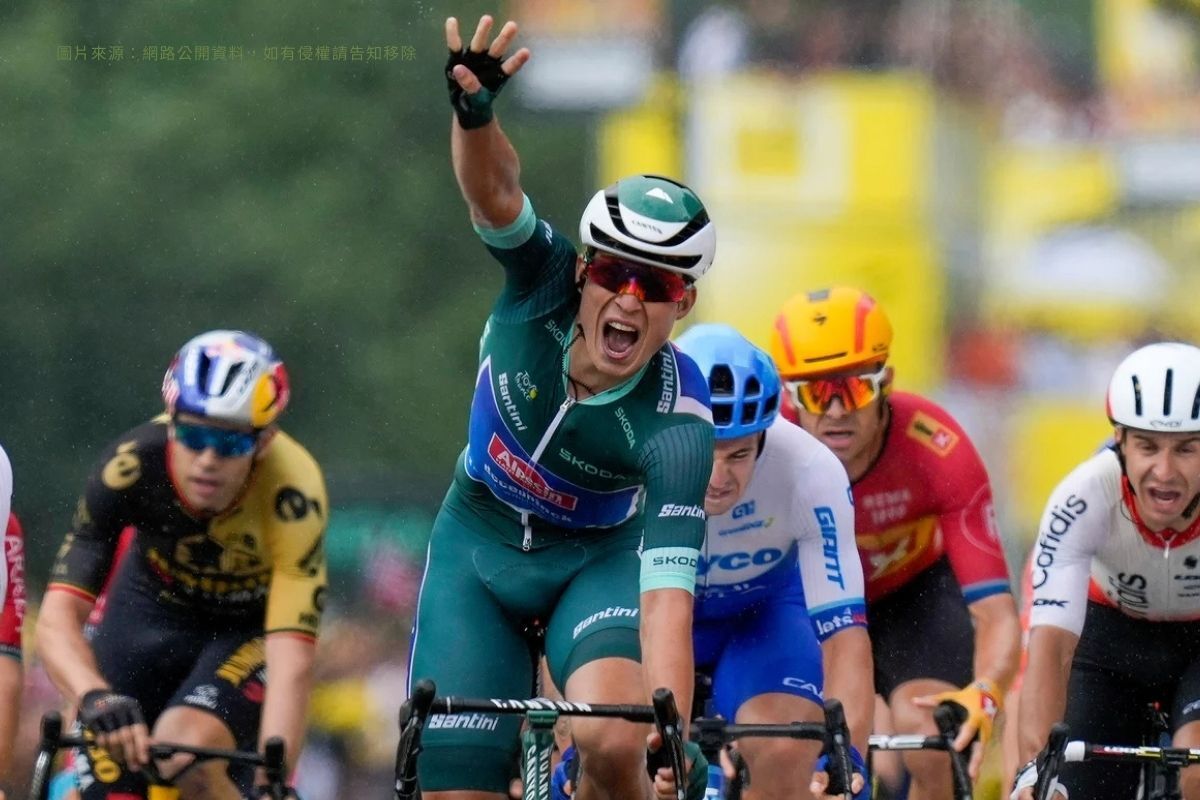 Jasper Philipsen 在 Tour de France 平路衝刺站奪勝