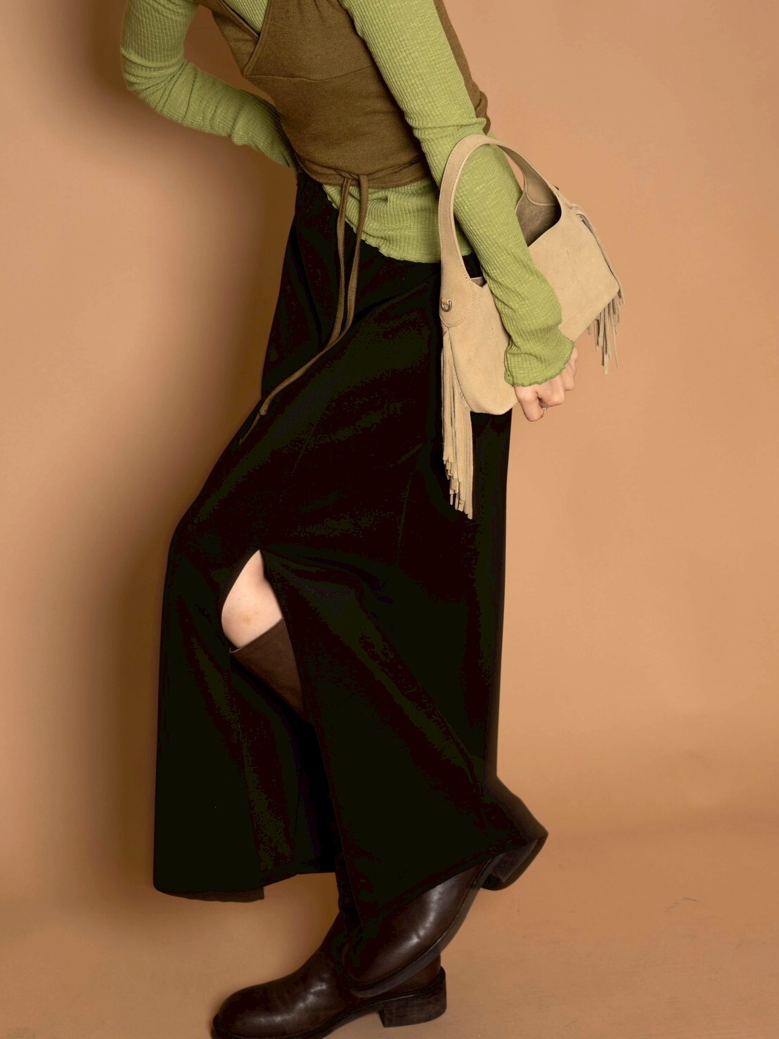 裸穿感的開衩雲朵裙/3色均碼/黑