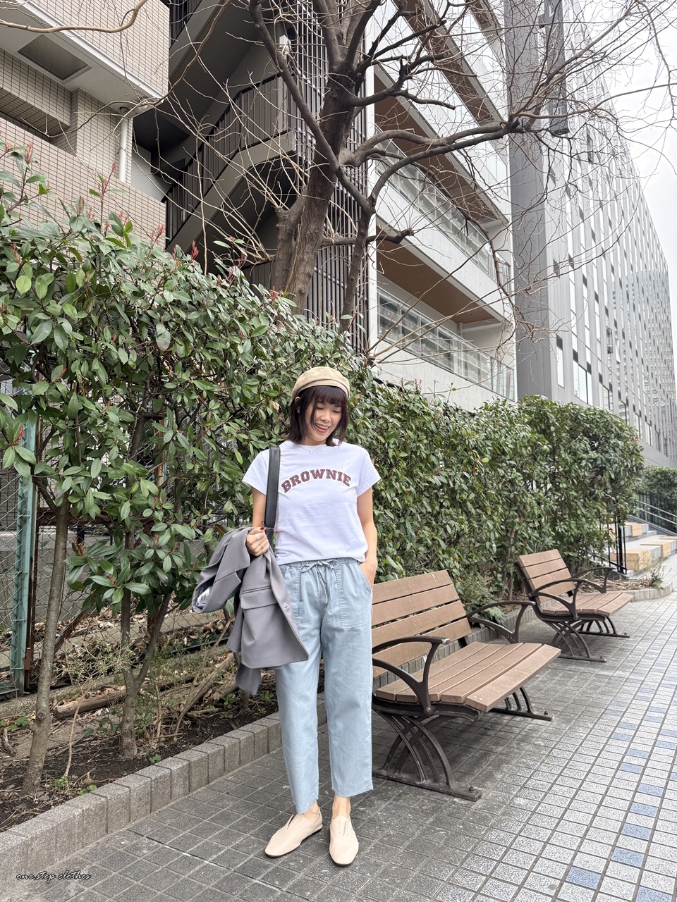 正韓Brownie可可色拼貼字母T